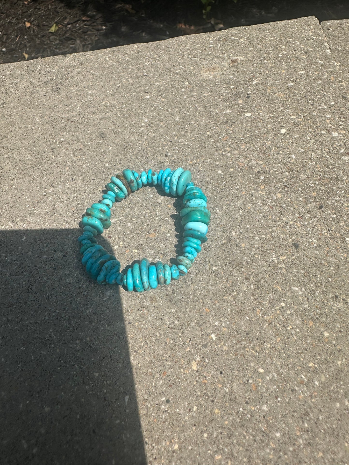 graduated kingman turquoise stretch bracelet