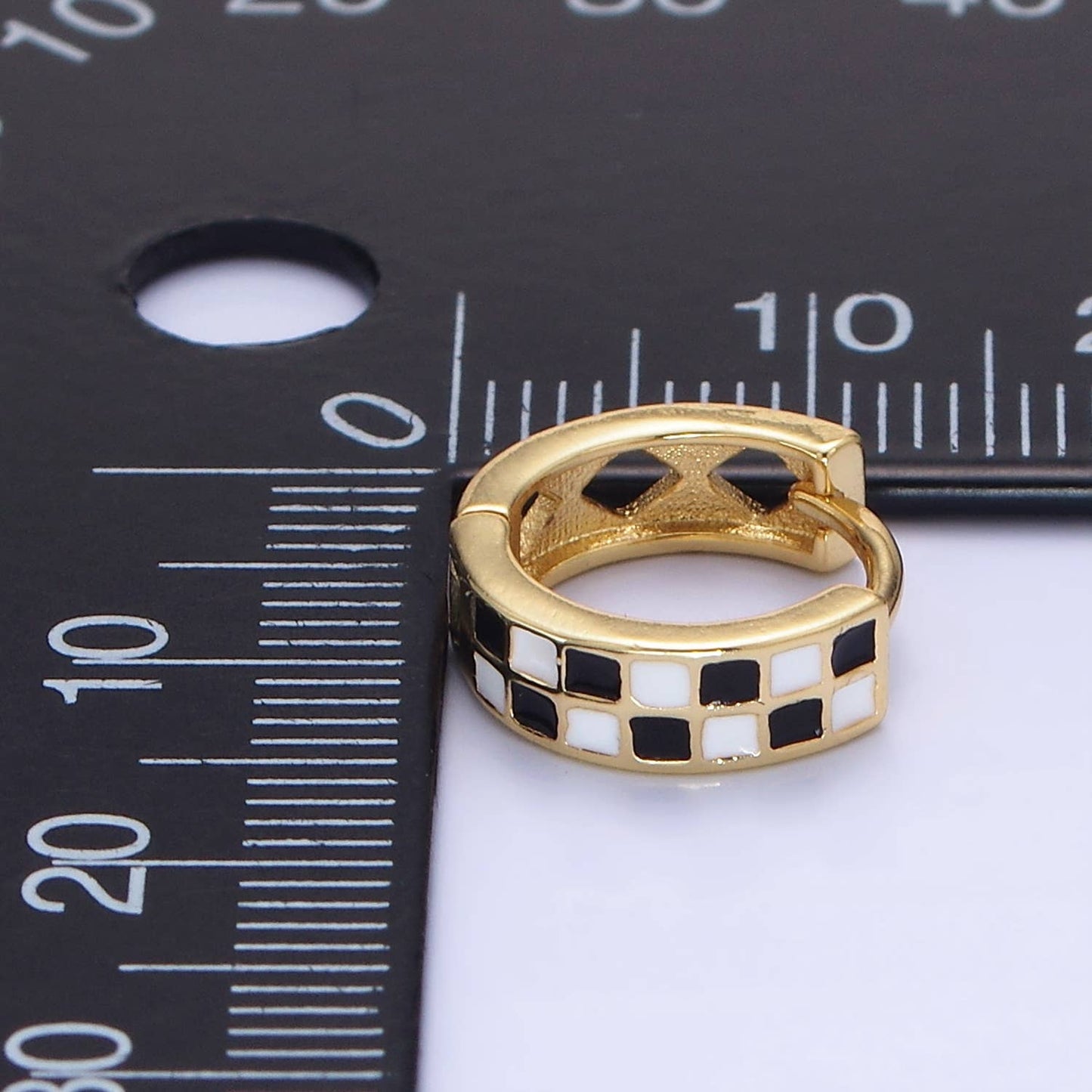 24K Gold Filled 13mm Checkered Enamel Huggie Earring | AD589