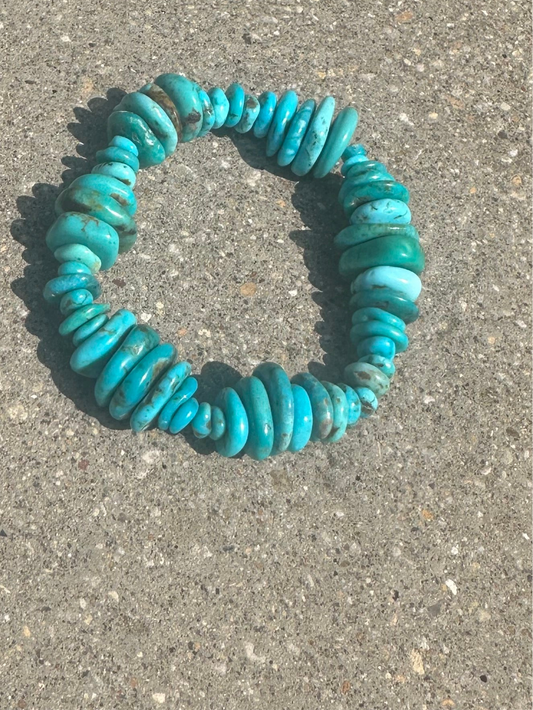 graduated kingman turquoise stretch bracelet