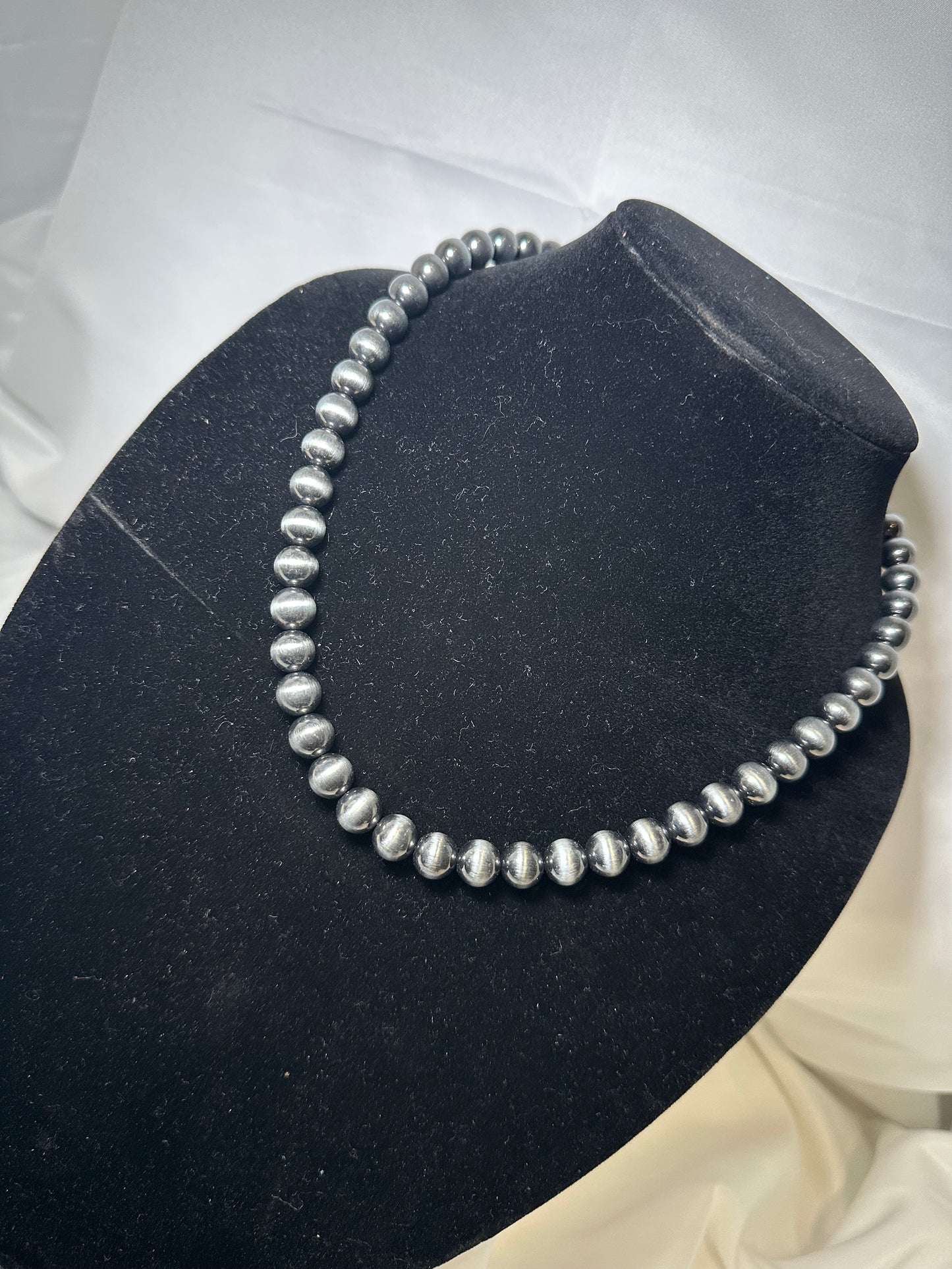 Navajo Style Bead Necklace – Round 10mm - 20"