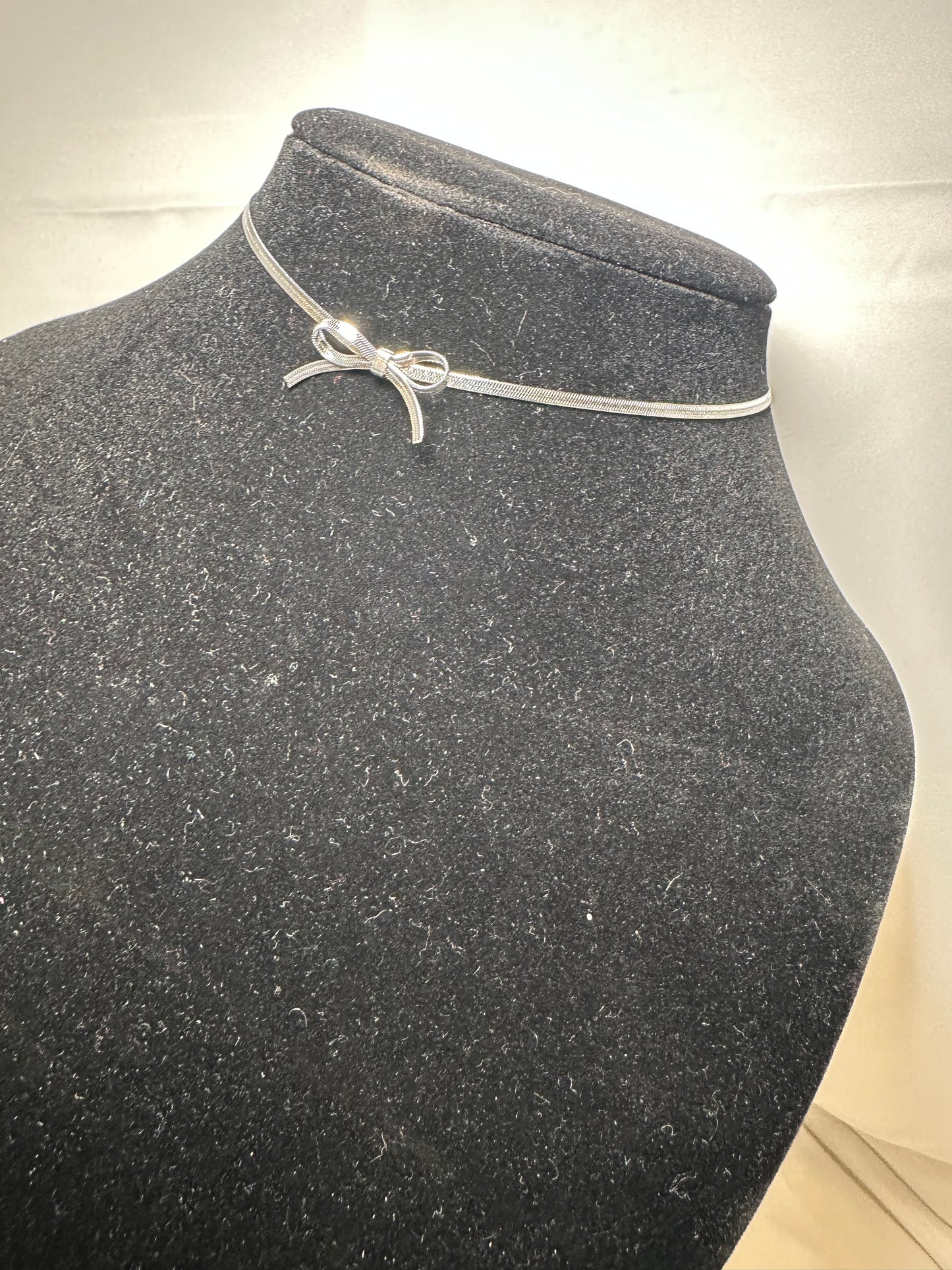 Western Snake Chain Bow Choker