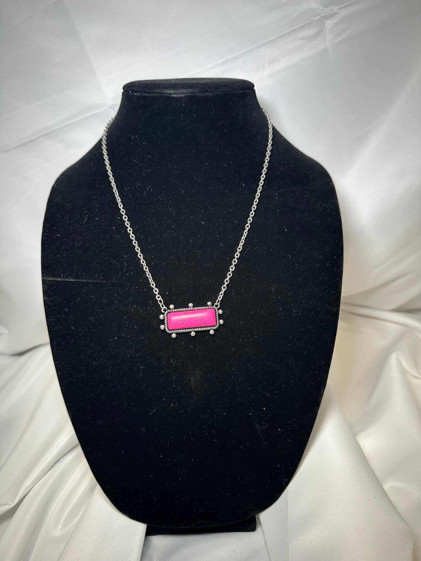Ball TXR Bar Hand Stone Necklace
