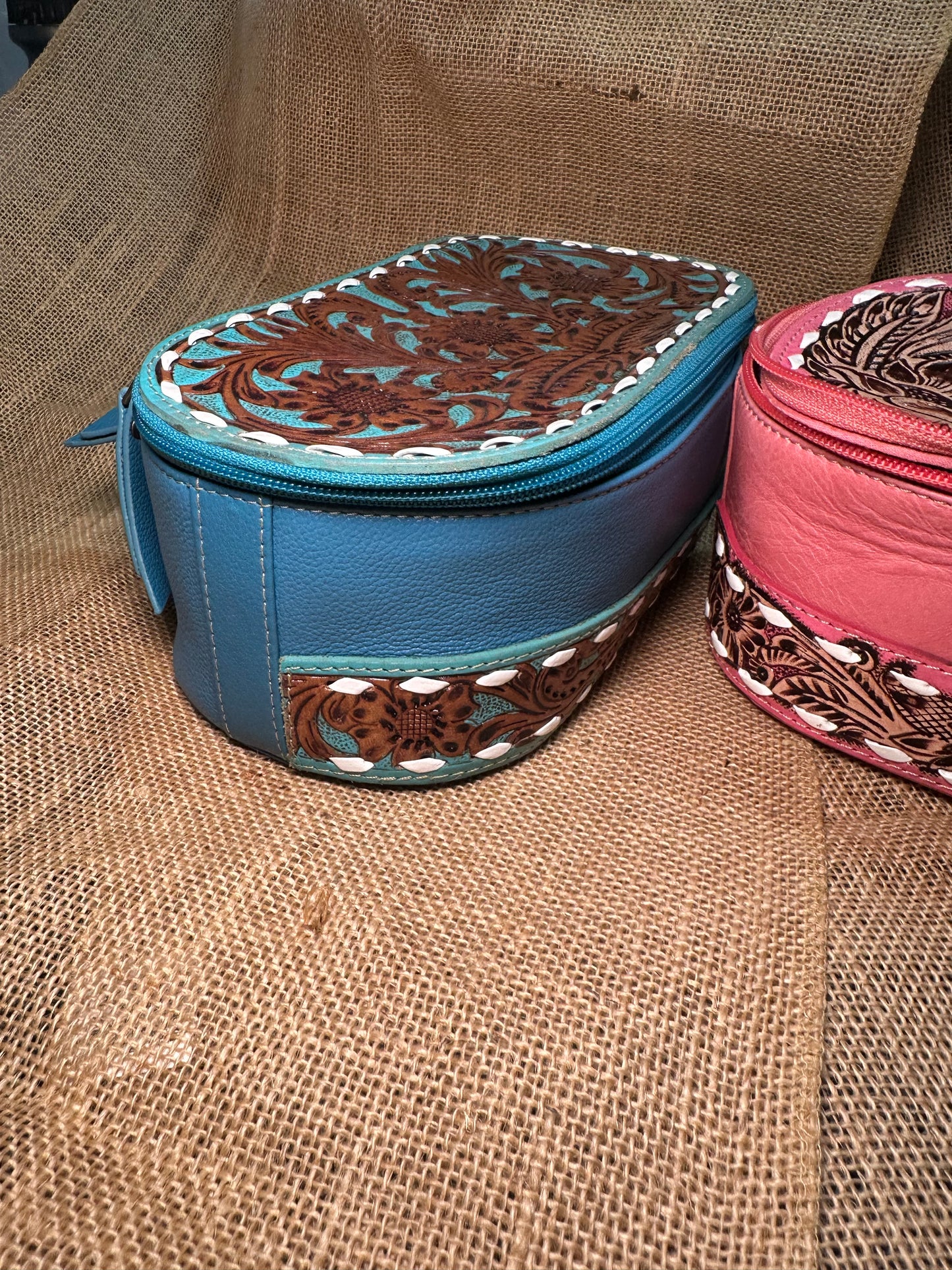Chesterock Canyon Make-Up Kit