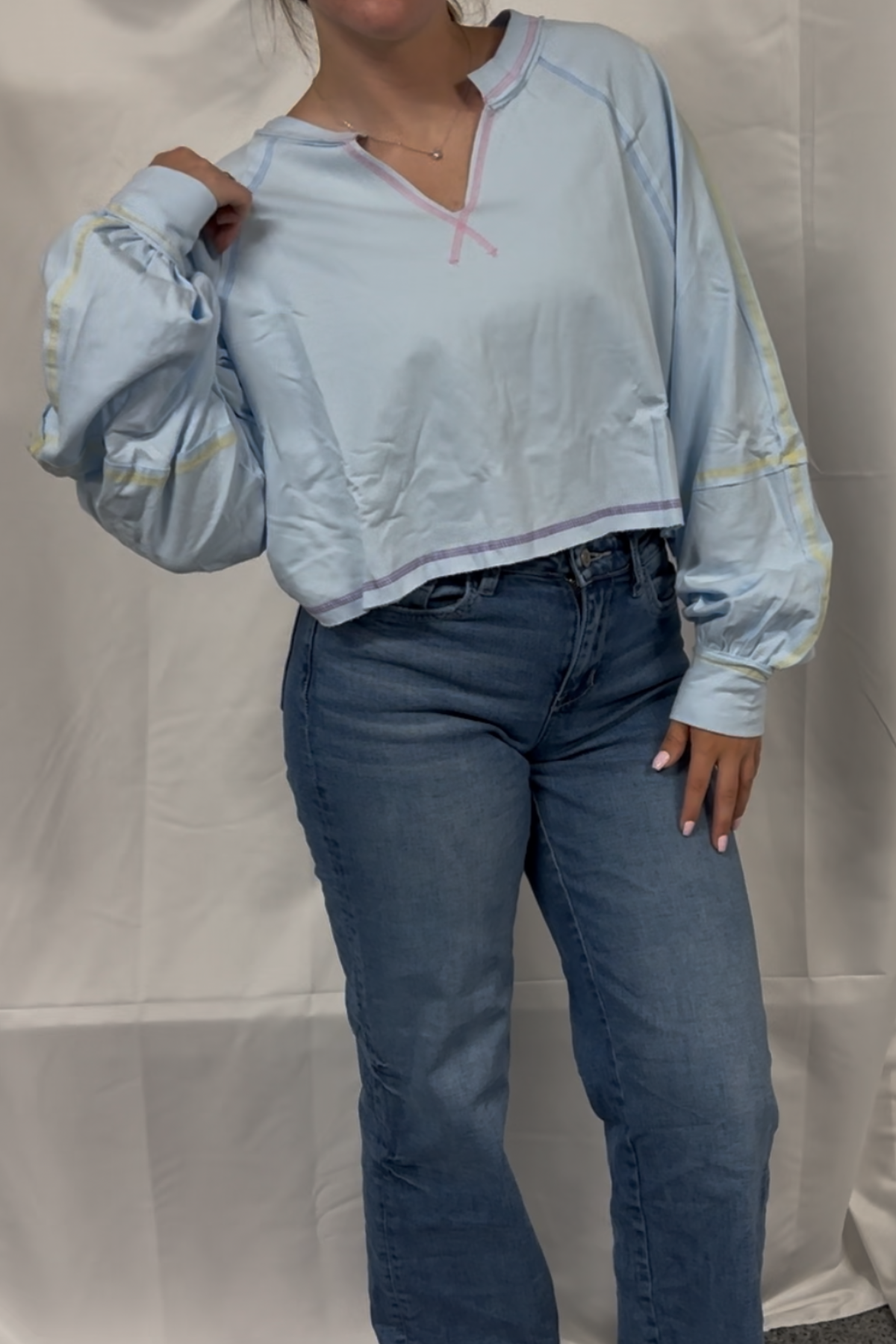 Contrast Stitching Long Sleeve Cropped Tee