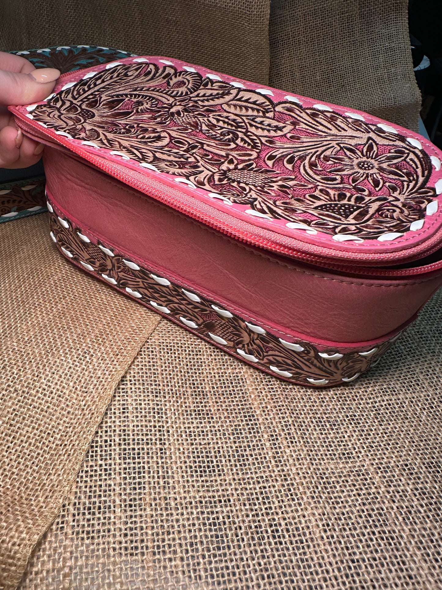 Chesterock Canyon Make-Up Kit