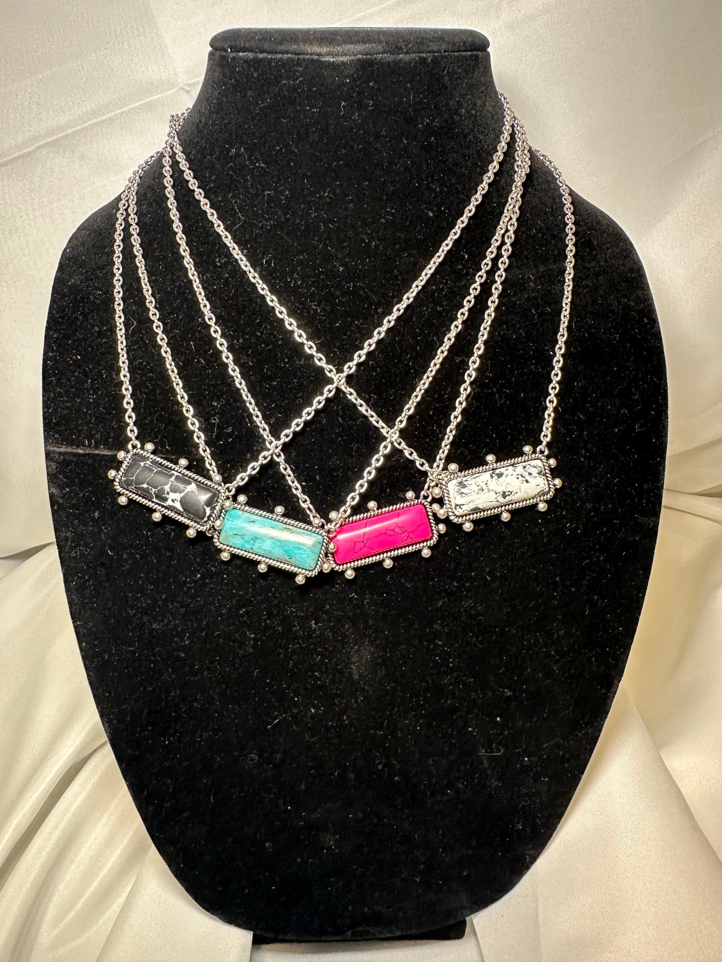 Ball TXR Bar Hand Stone Necklace