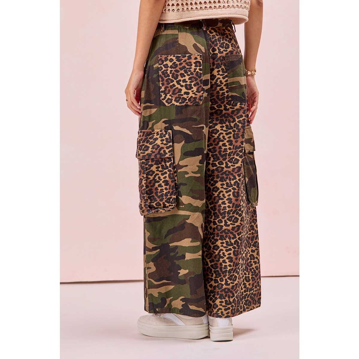 LEOPARD AND CAMOUFLAGE MIXED CARGO POCKETS PANTS