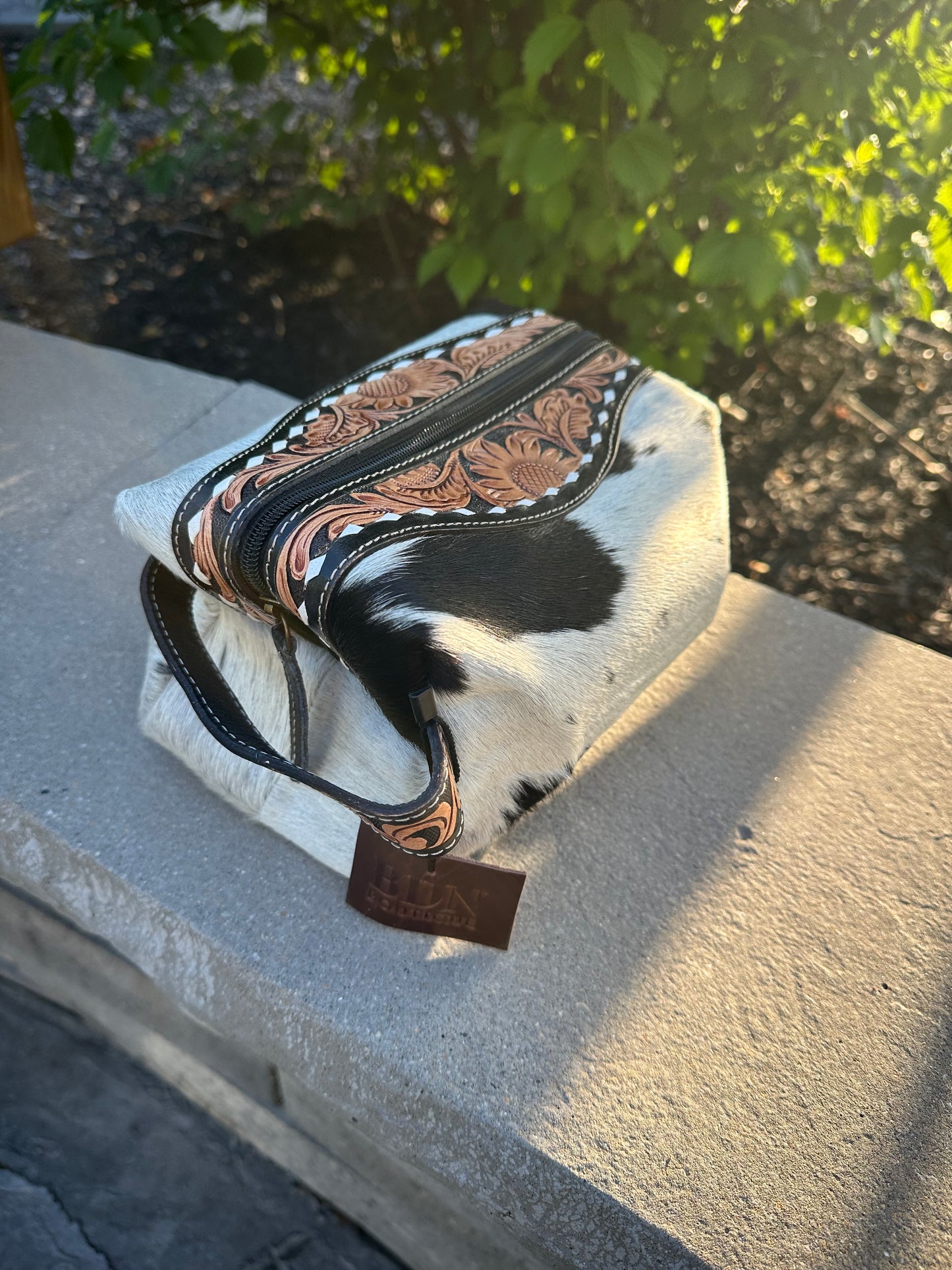 Western Floral Cowhide Leather Travel Cosmetic Storage Case - Toiletry Bags