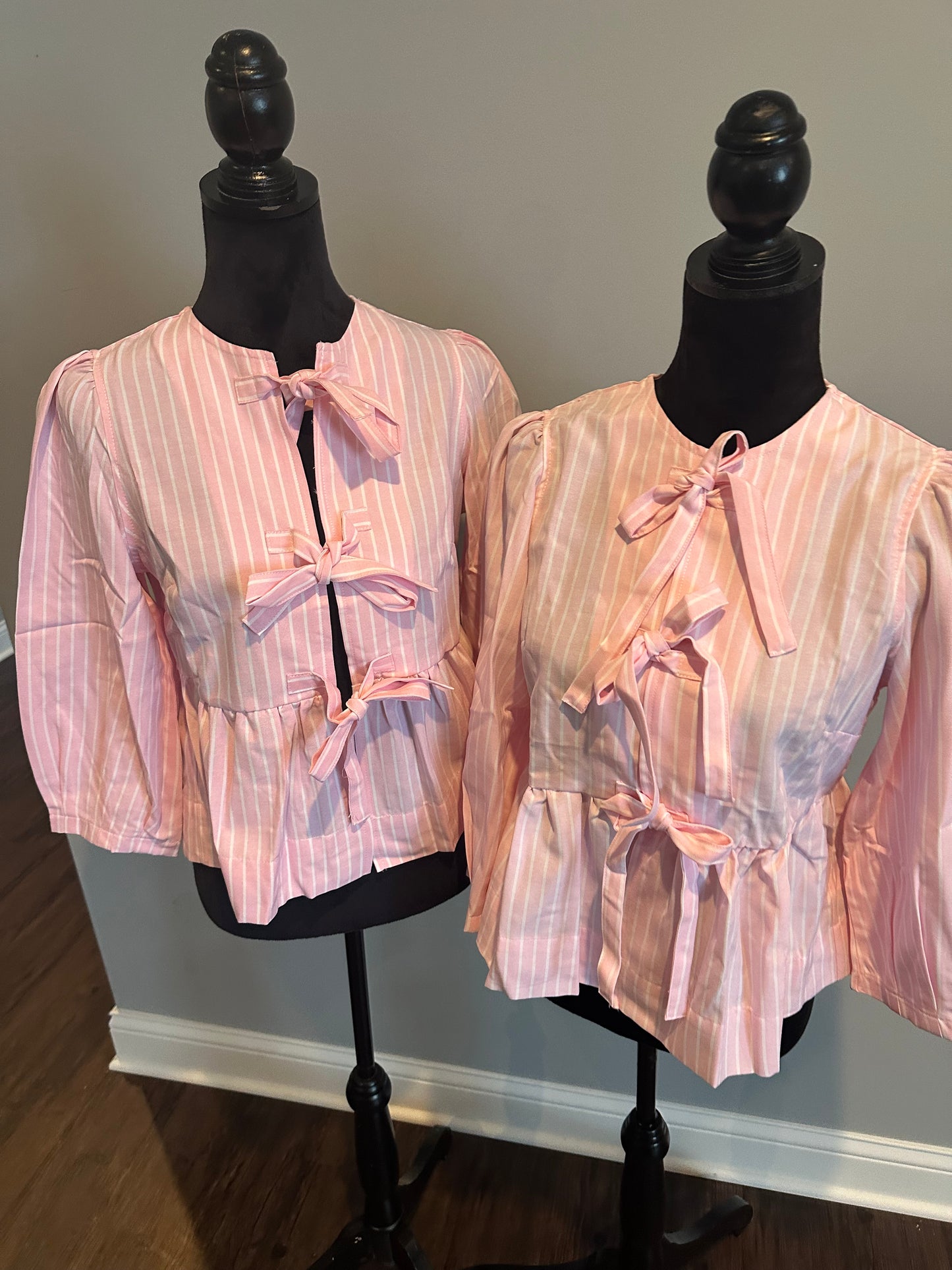 Pink Stripe Bowknot Front Crew Neck Puff Sleeve Blouse