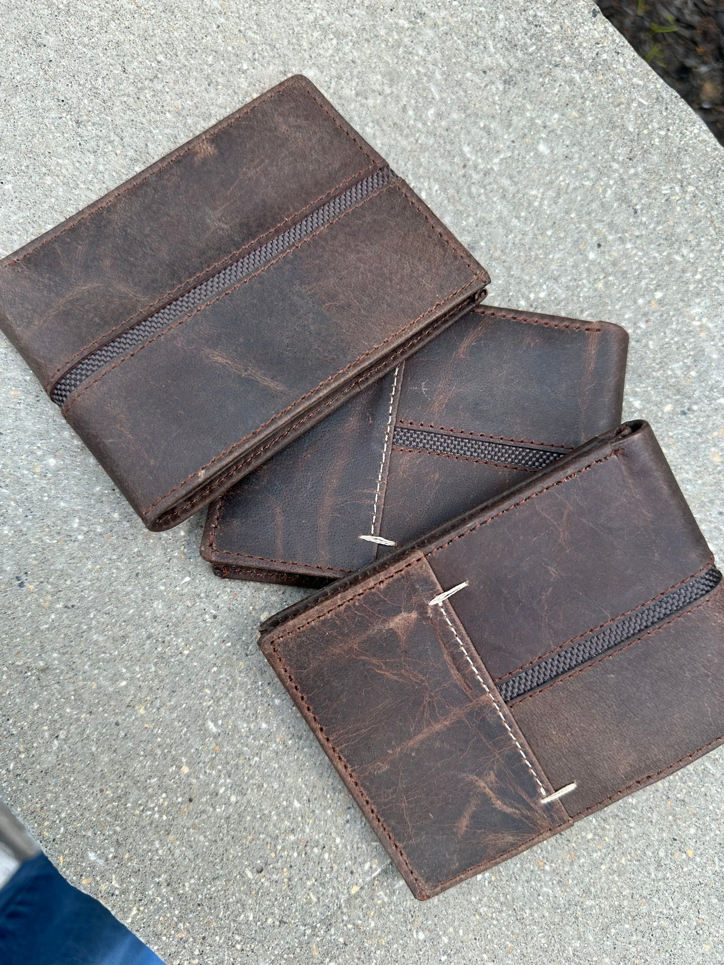Distressed Leather Short Bifold Wallet