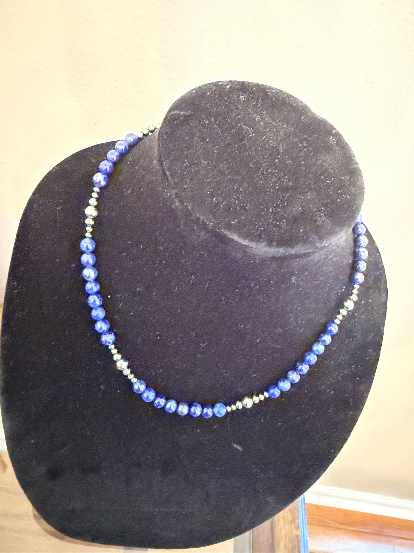 3-6mm pearl x 6mm blue lapis necklace