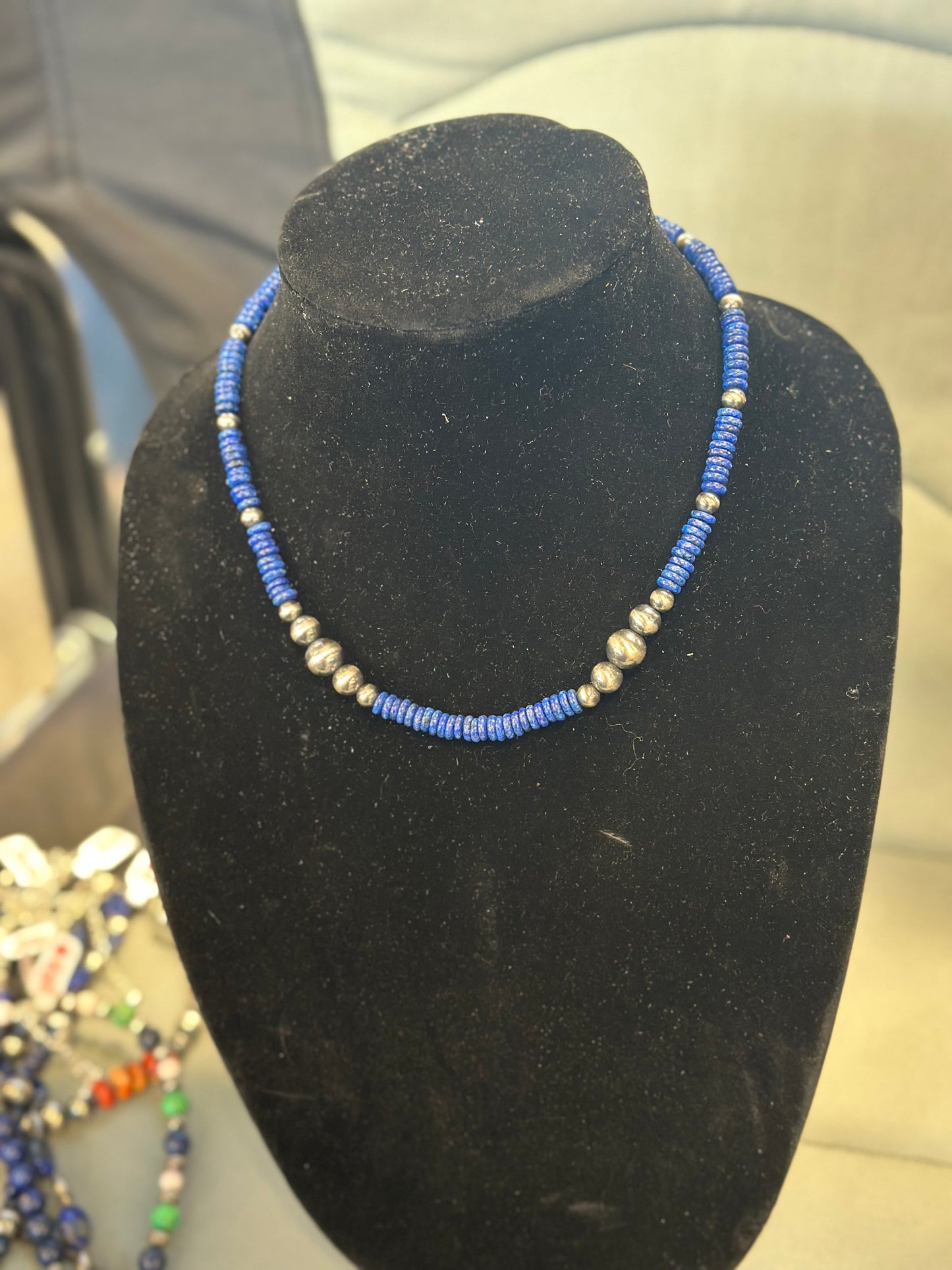 Graduated pearl x blue lapis necklace