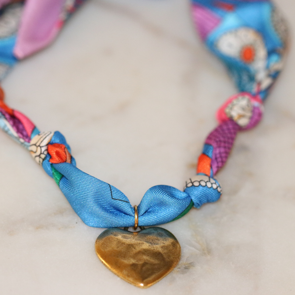 Heartstrings & Hues Scarf Necklace - basic gold pendant