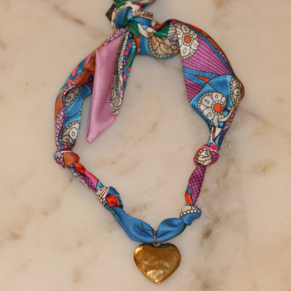 Heartstrings & Hues Scarf Necklace - basic gold pendant
