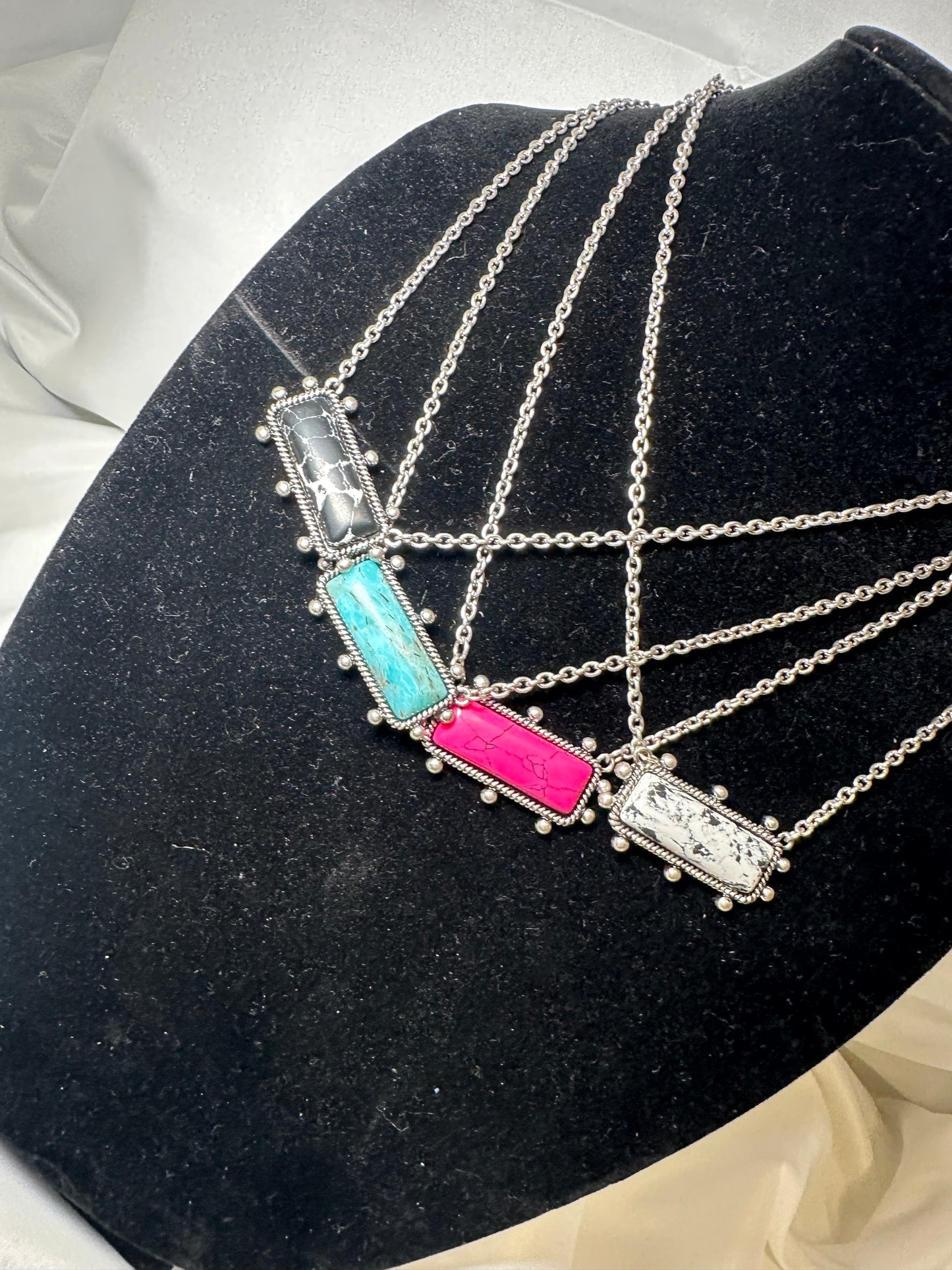 Ball TXR Bar Hand Stone Necklace