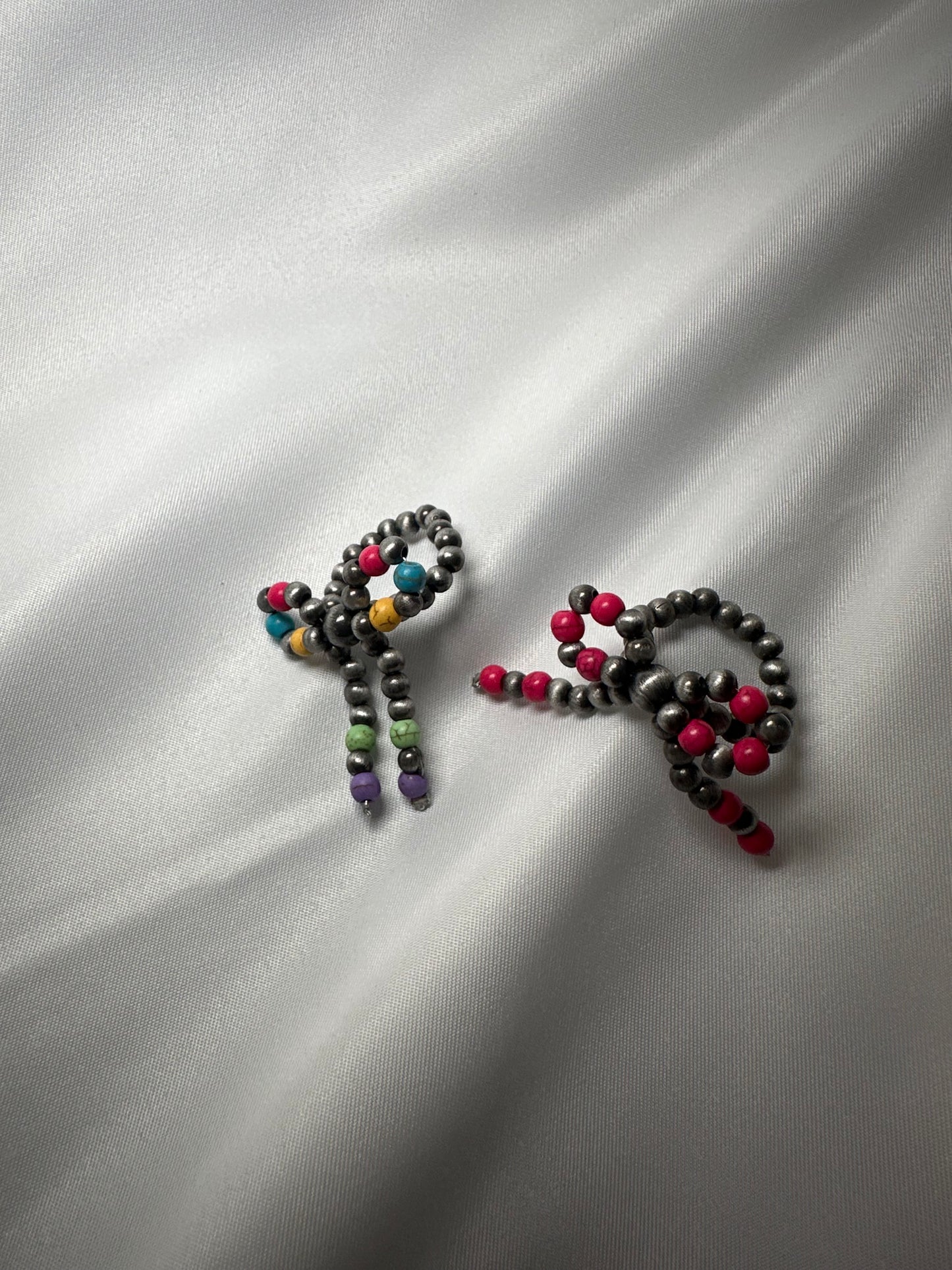 Navajo Style Pearl Bow Stretch Ring
