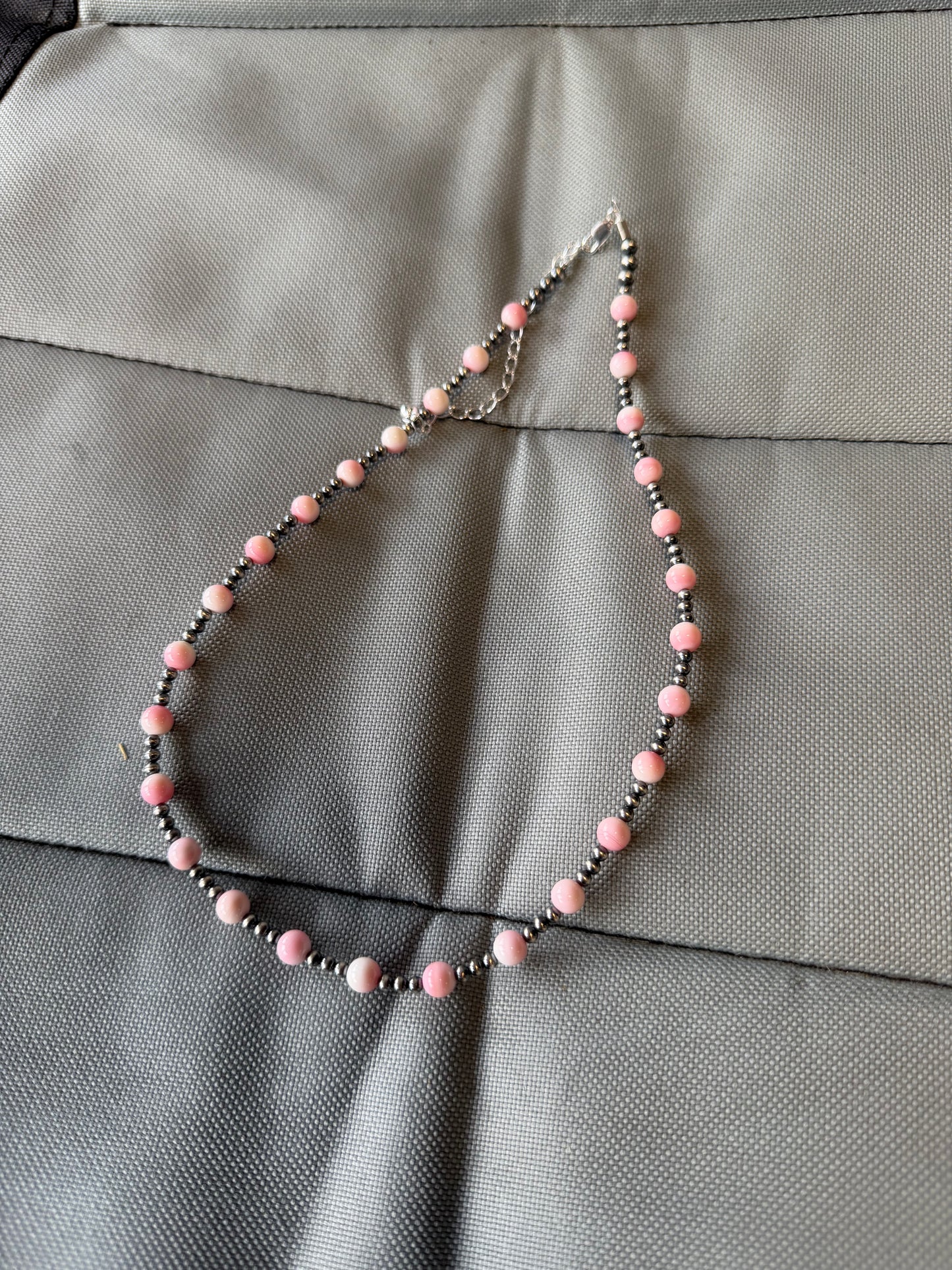 Pink conch x 3-4mm Pearl necklace