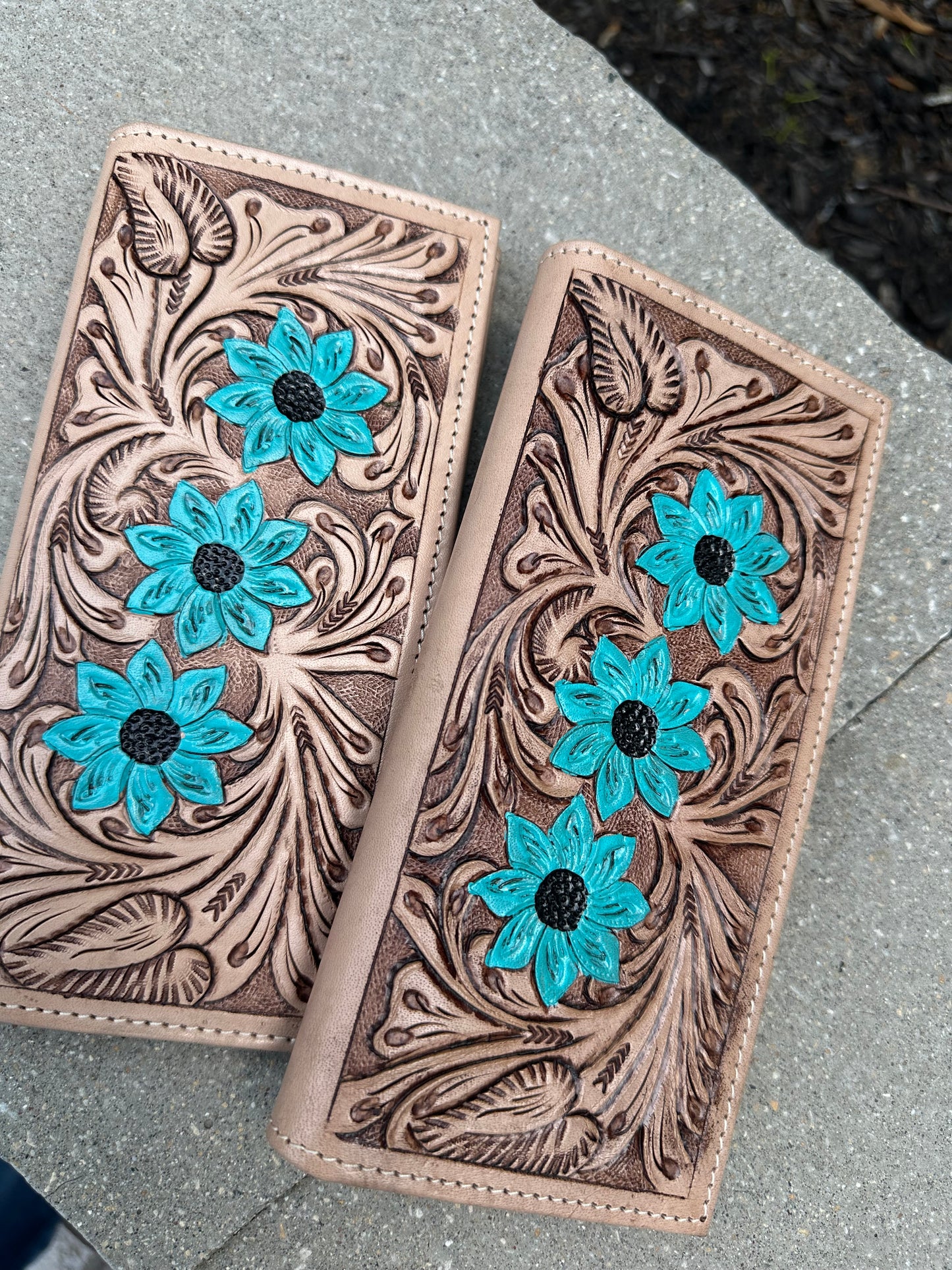 Hand Tooled Carving Leather Men's Wallet Western Style Turquoise