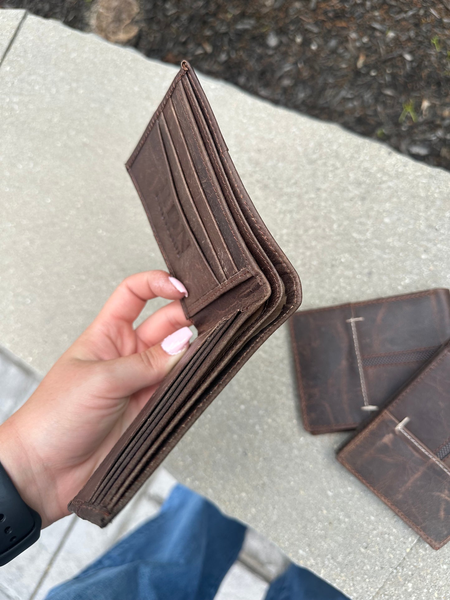 Distressed Leather Short Bifold Wallet