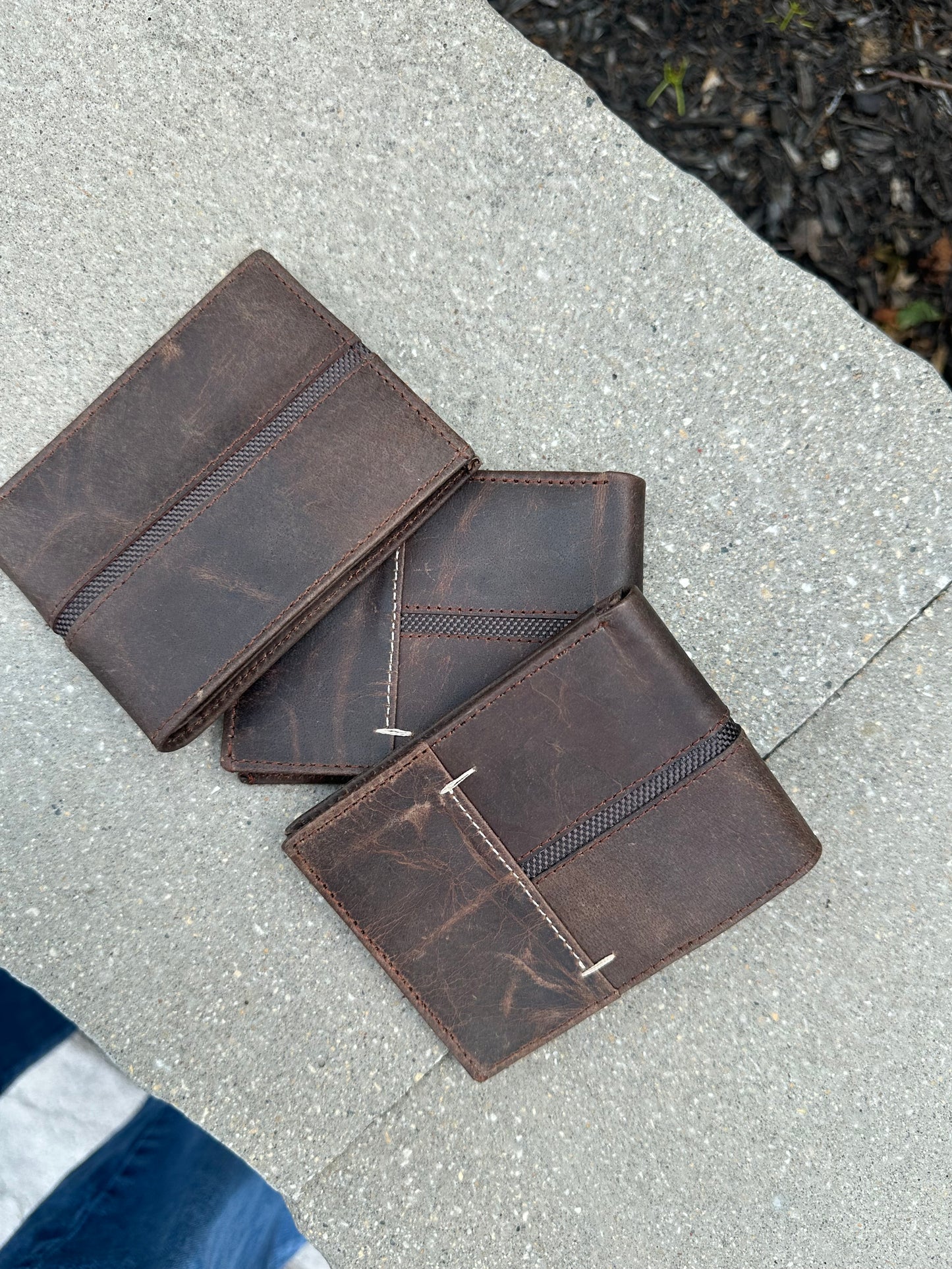 Distressed Leather Short Bifold Wallet