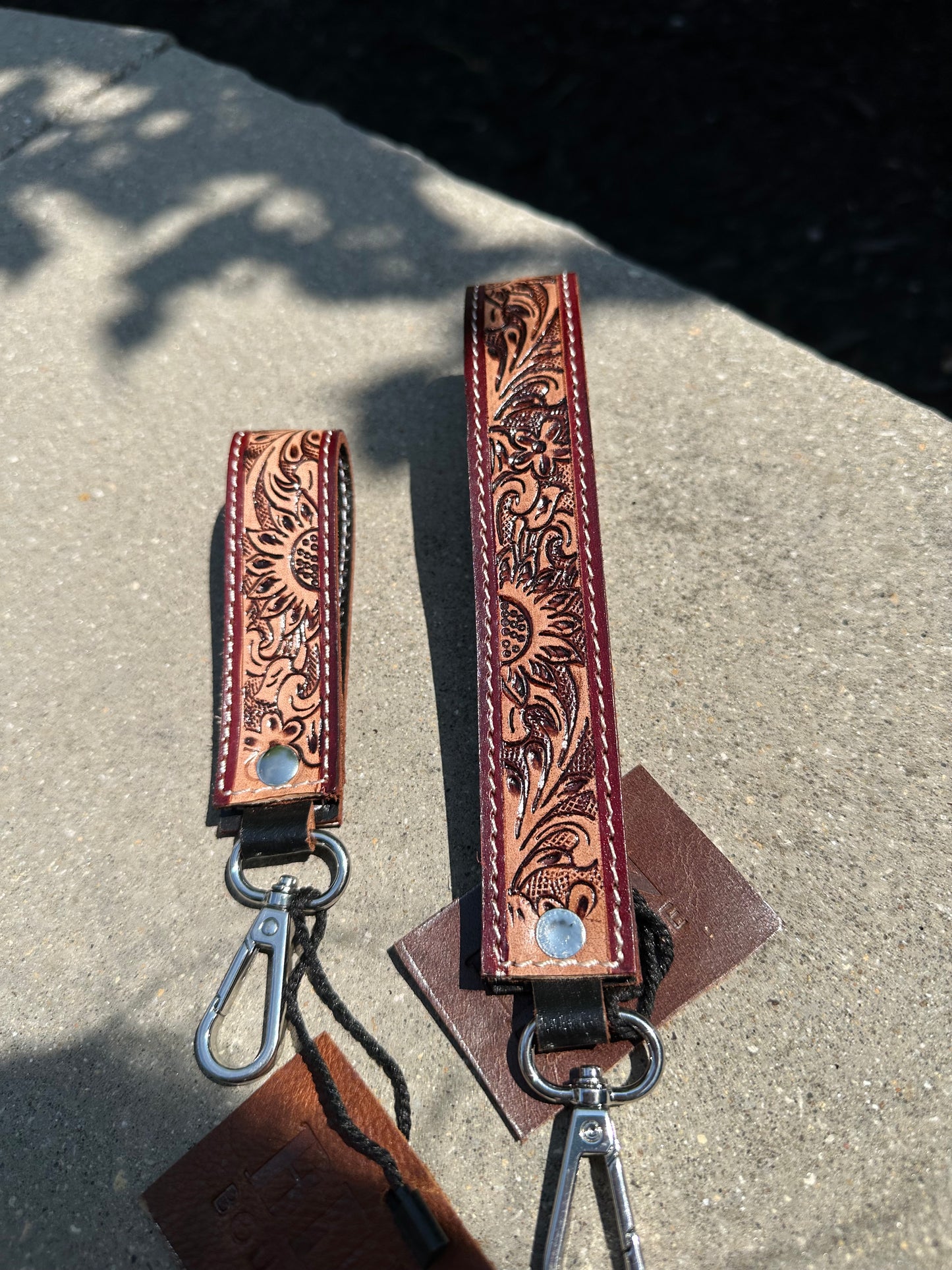 Tooled Leather Keychain - burgundy/dark brown/ sunflower