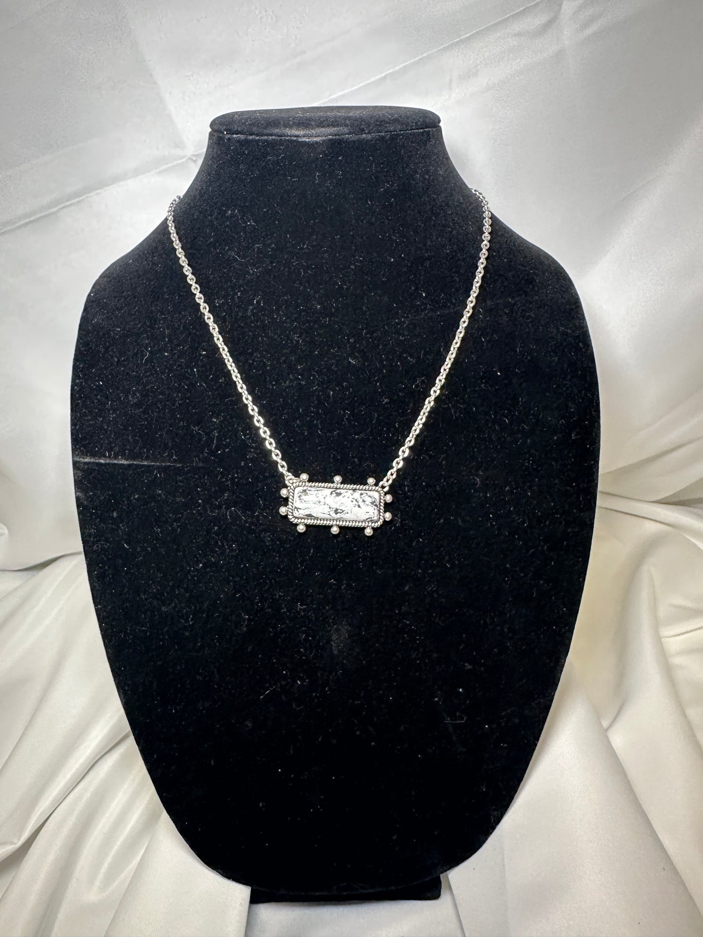 Ball TXR Bar Hand Stone Necklace