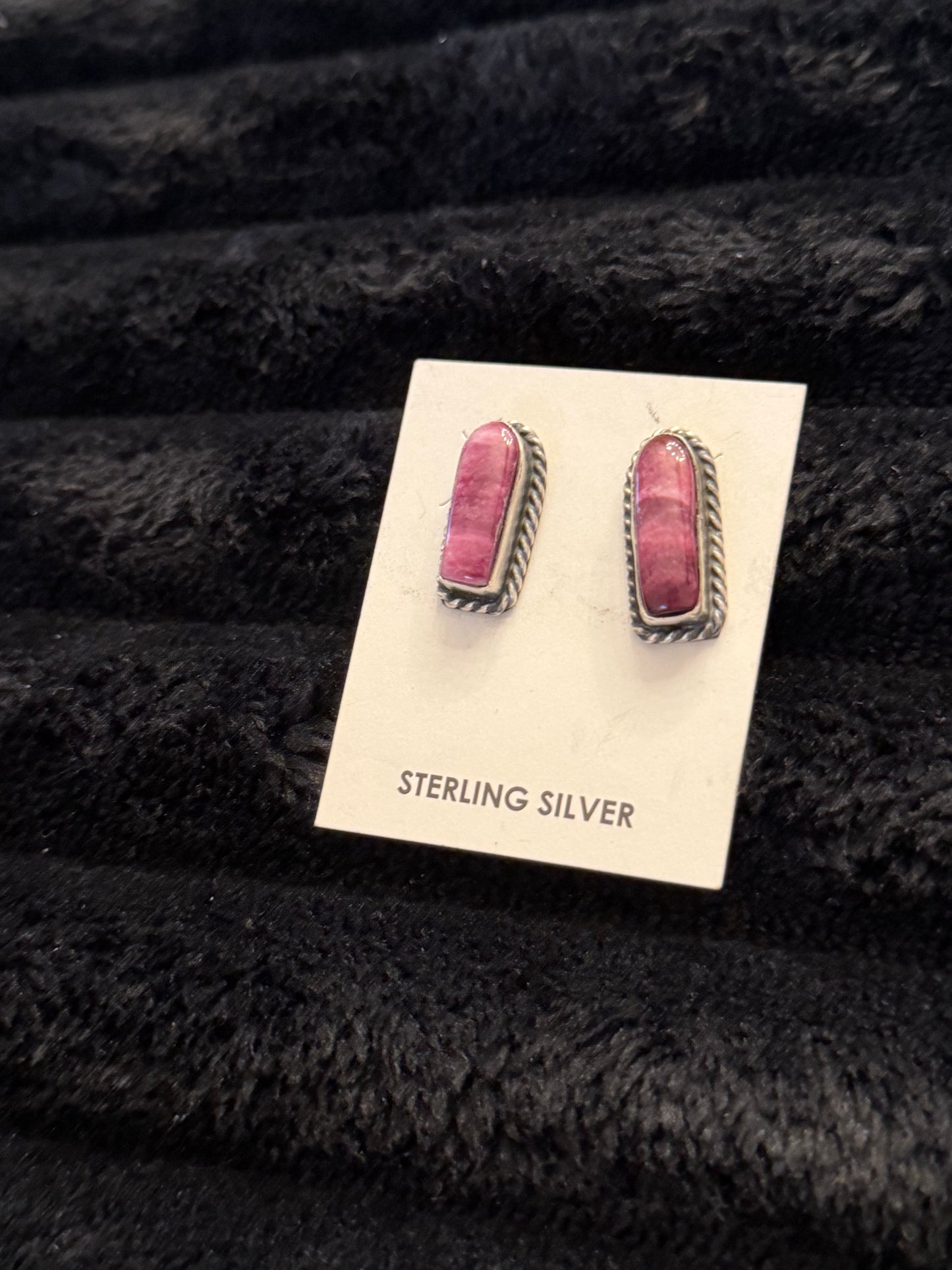 Navajo Handmade Purple Spiny Earring - chassity Belone