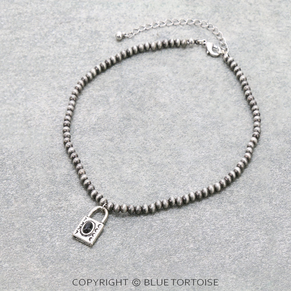 silver peal and lock pendant choker