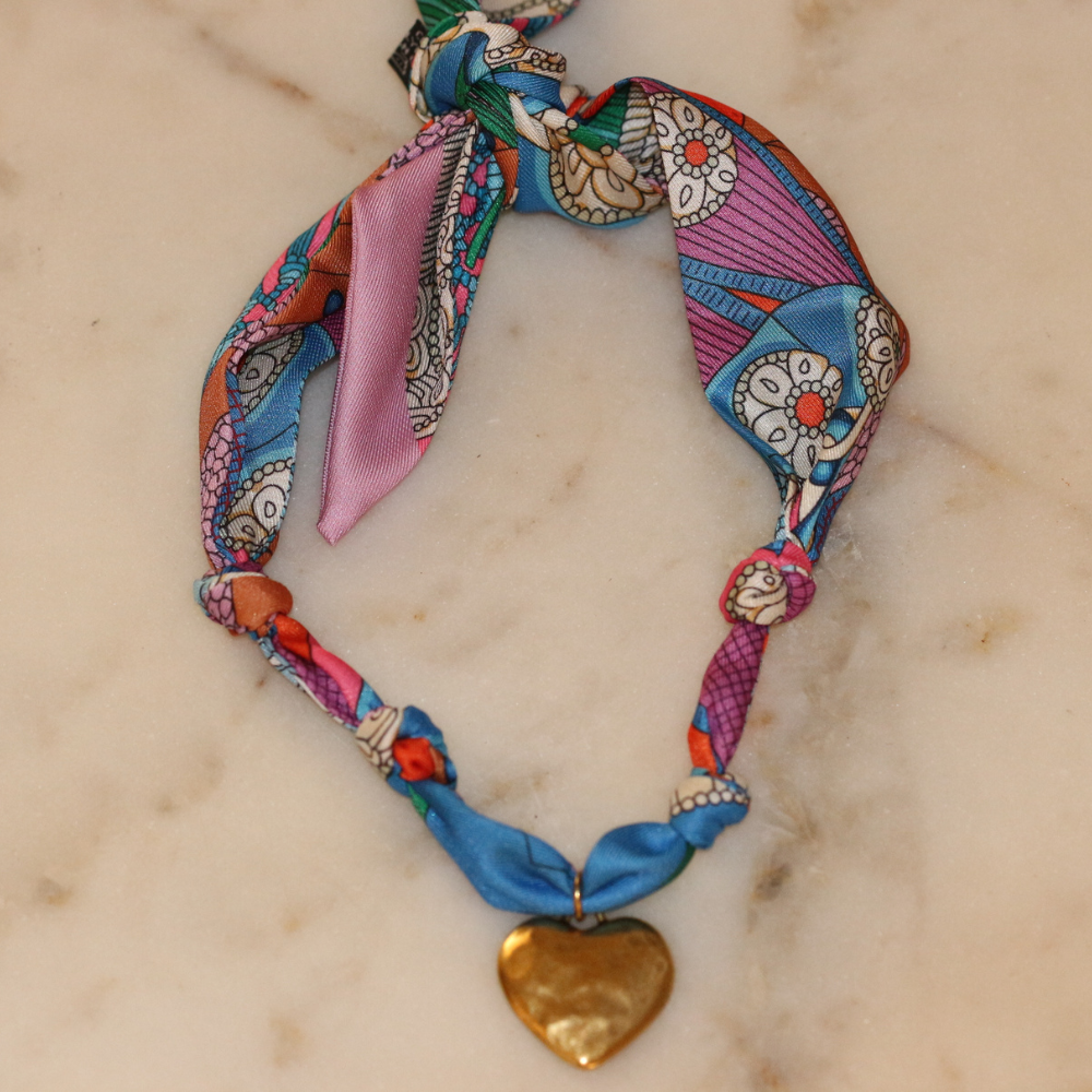 Heartstrings & Hues Scarf Necklace - basic gold pendant