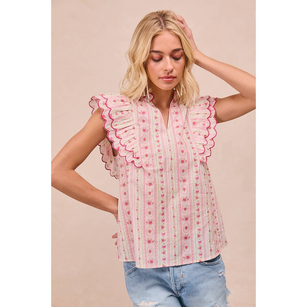 PRINTED WOVEN SCALLOPE EDGE DETAIL RUFFLED SLEEVES V NECK TO
