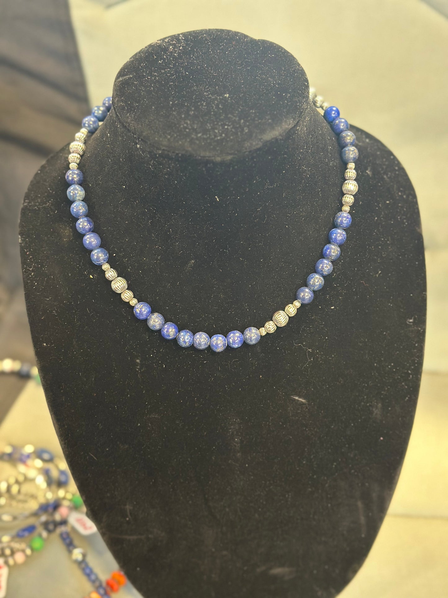 Graduated corrugated pearls x blue lapis necklace