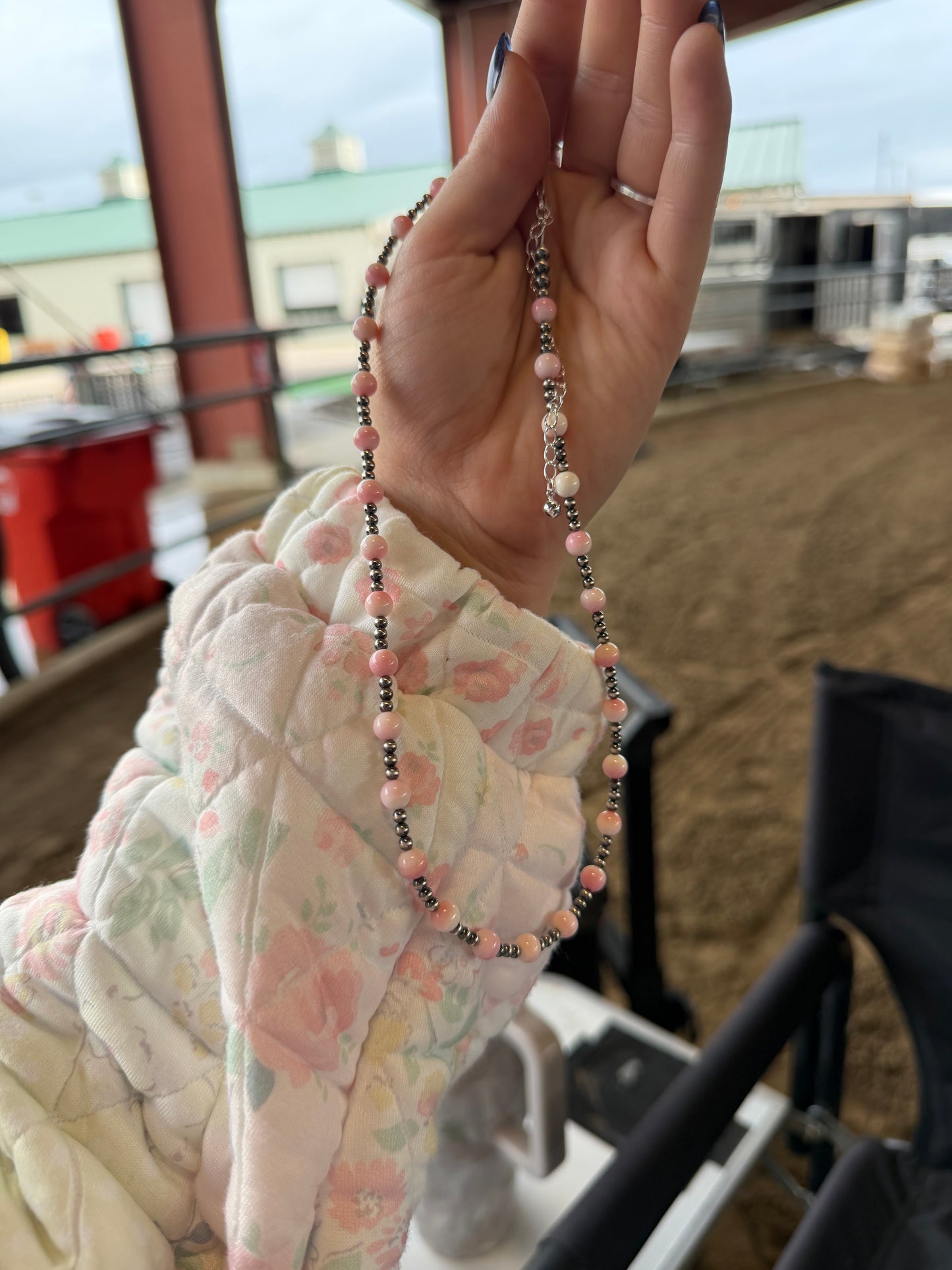 Pink conch x 3-4mm Pearl necklace