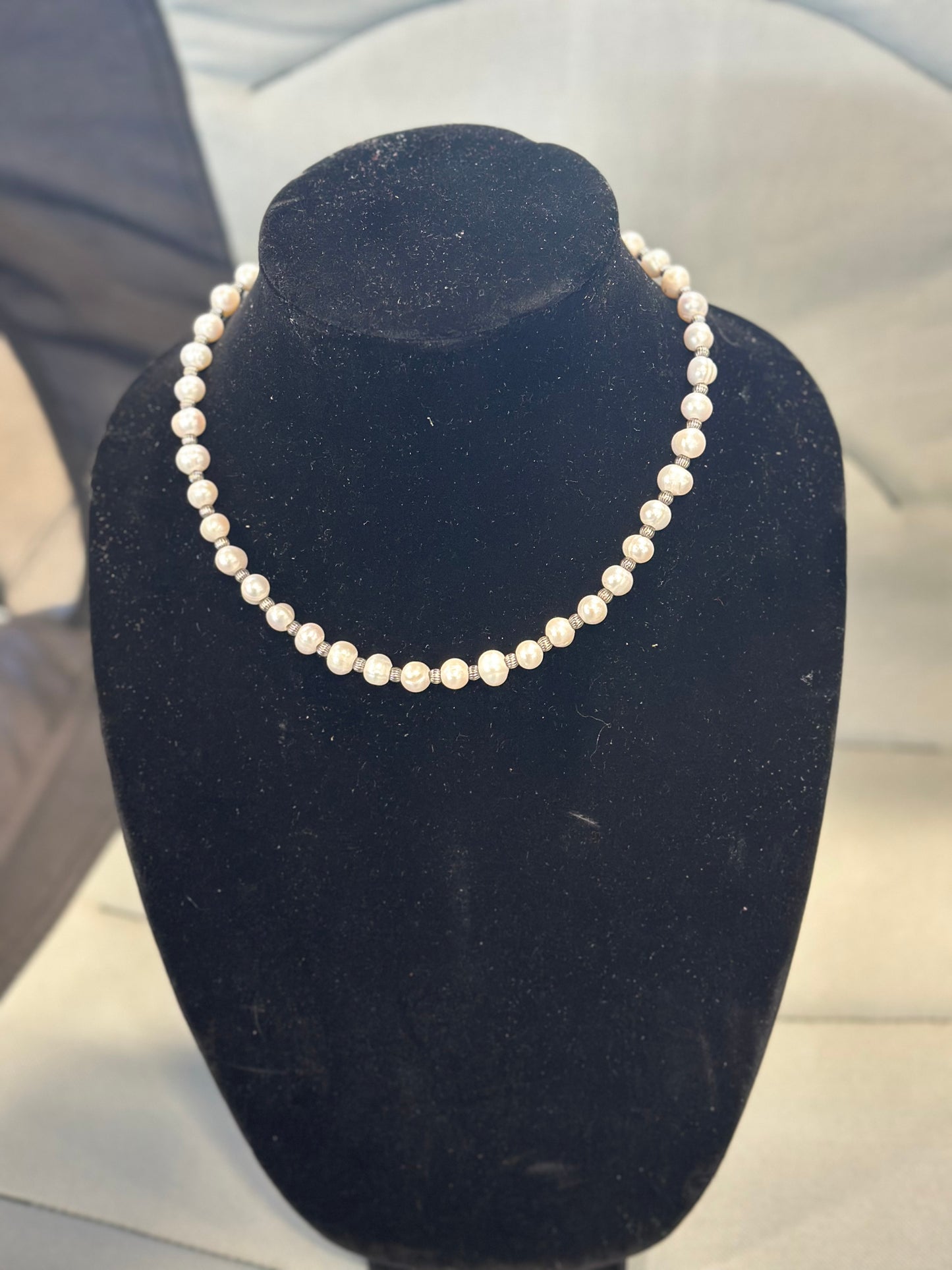 Freshwater pearl x corrugated bead necklace
