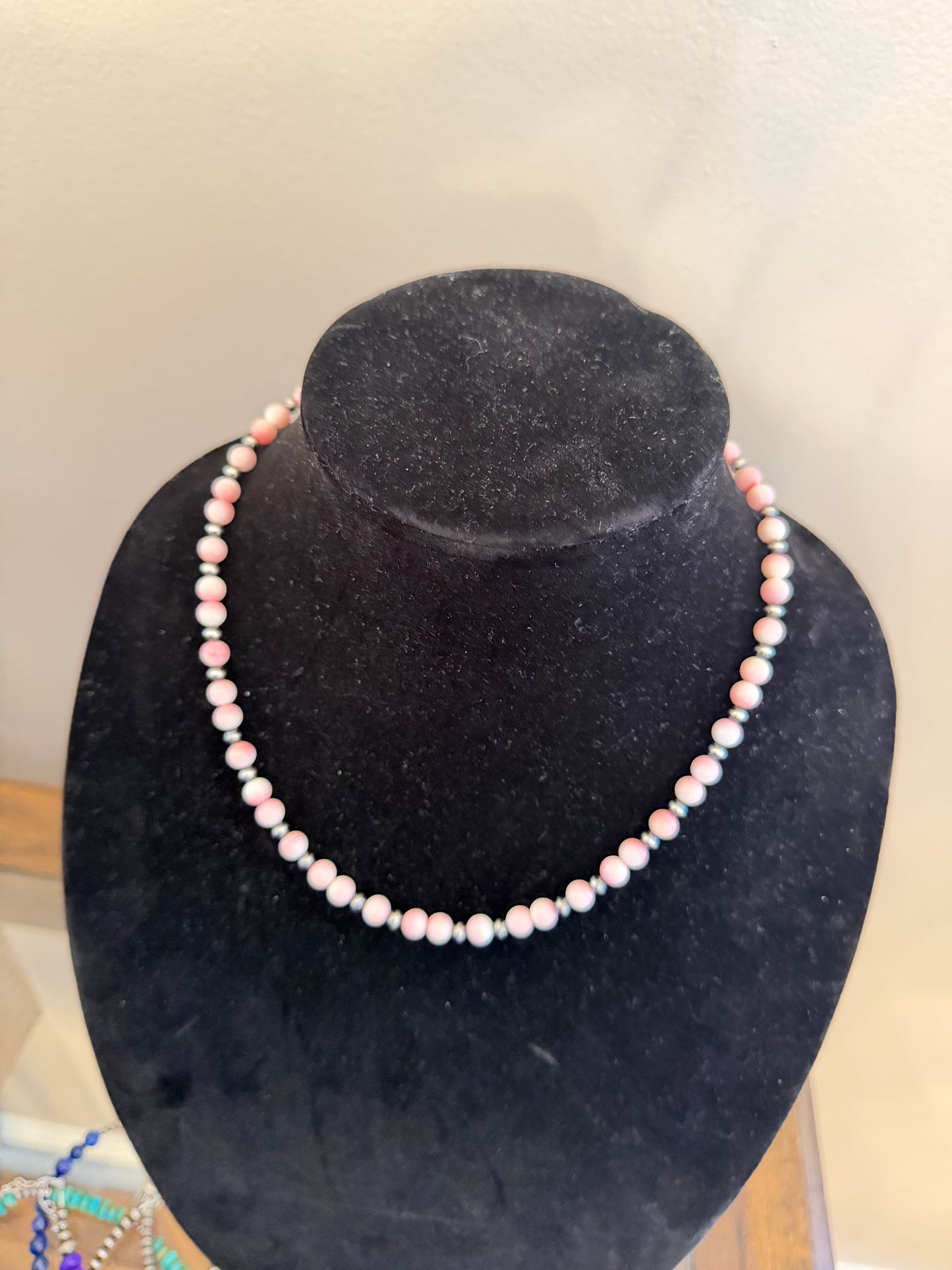 4mm pearl x pink conch necklace