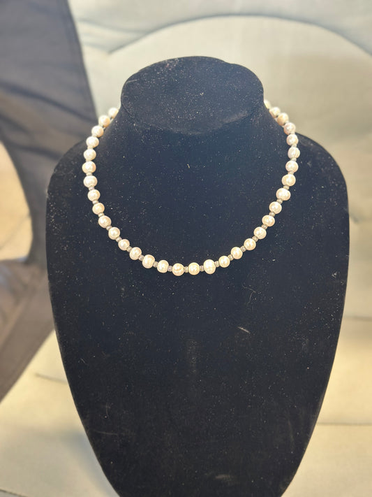 Freshwater pearl x corrugated bead necklace