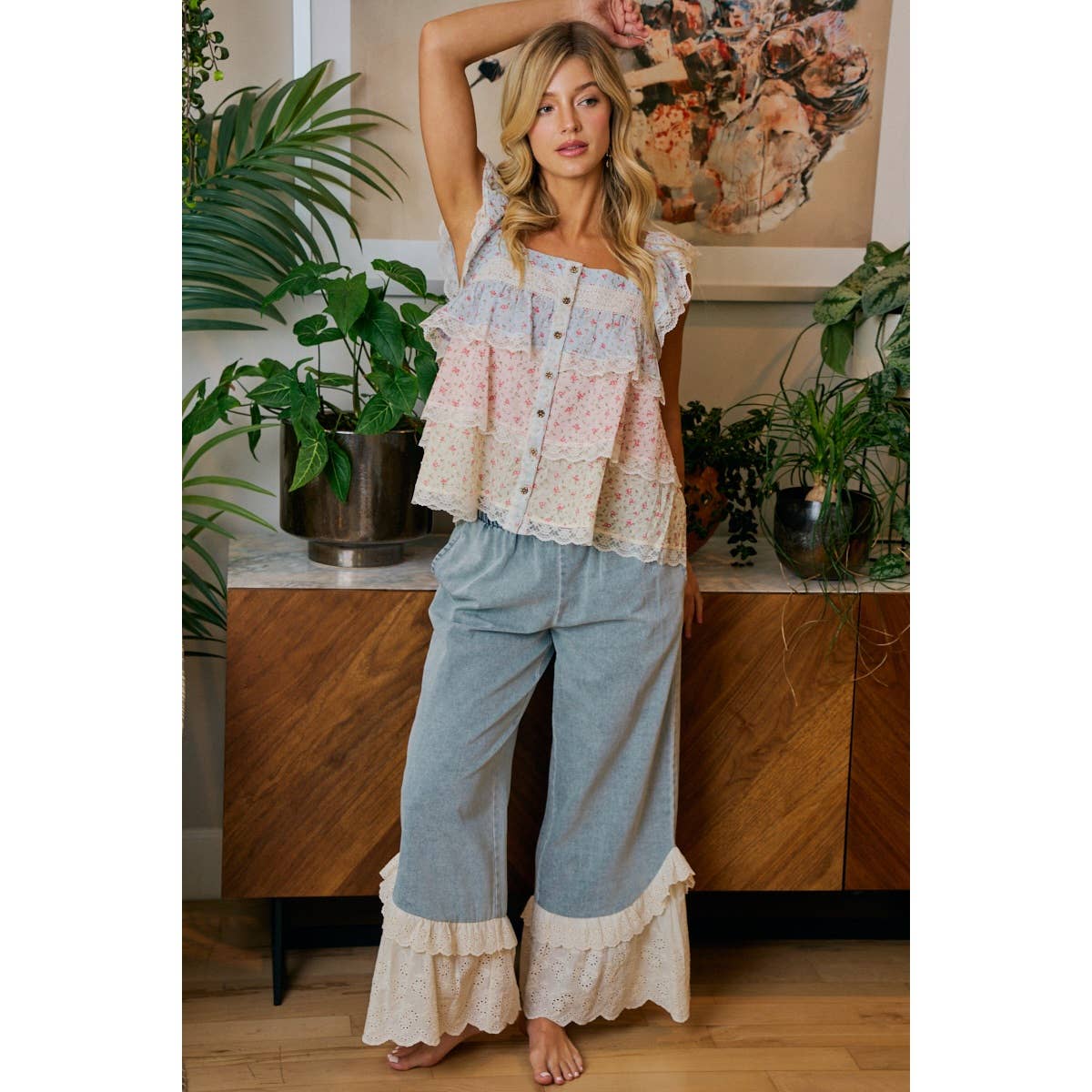 FLORAL COLOR BLOCK LACE TRIMMED RUFFLED TOP