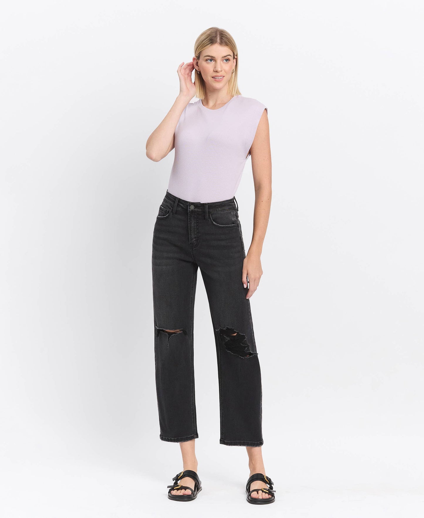 HIGH RISE DISTRESSED BLACK BARREL JEANS T6568