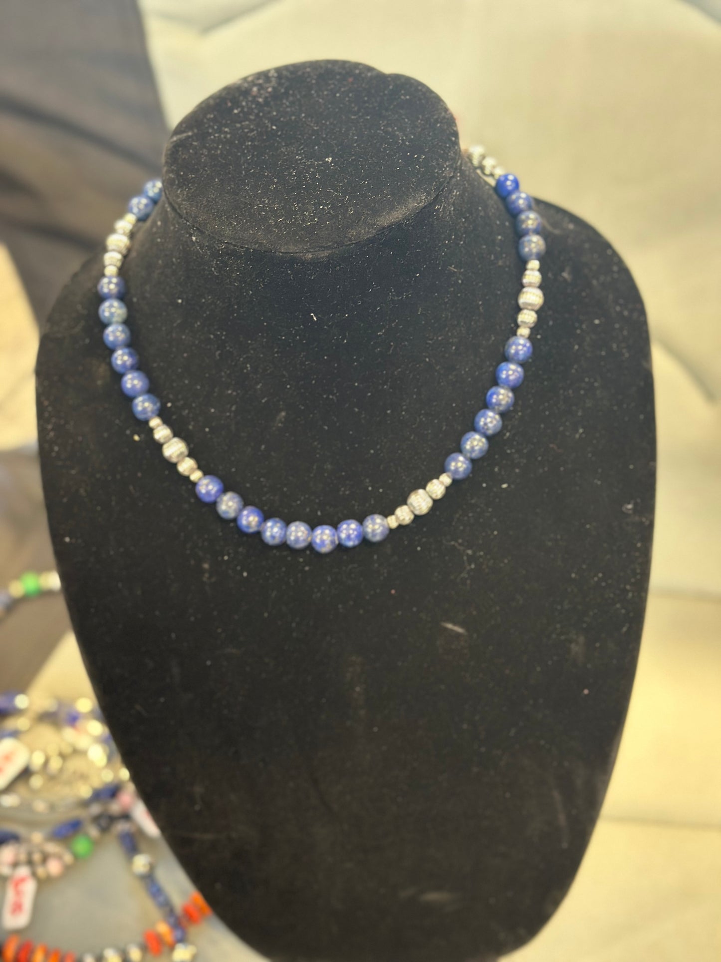 Graduated corrugated pearls x blue lapis necklace