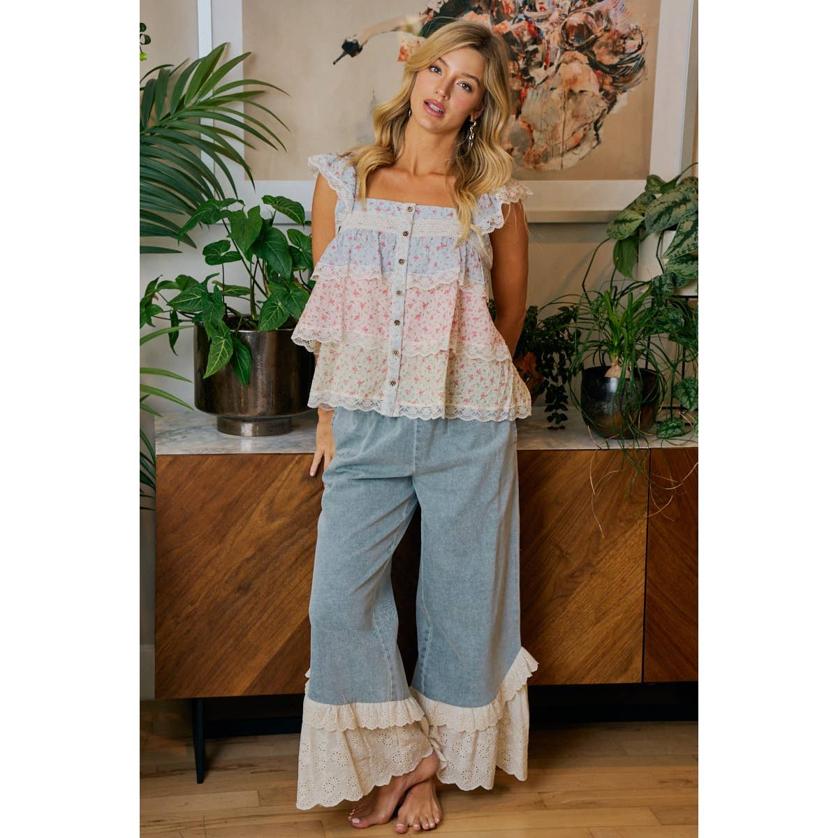 FLORAL COLOR BLOCK LACE TRIMMED RUFFLED TOP