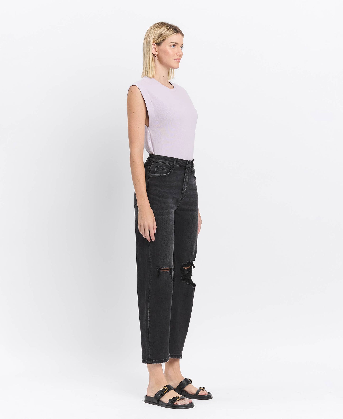 HIGH RISE DISTRESSED BLACK BARREL JEANS T6568