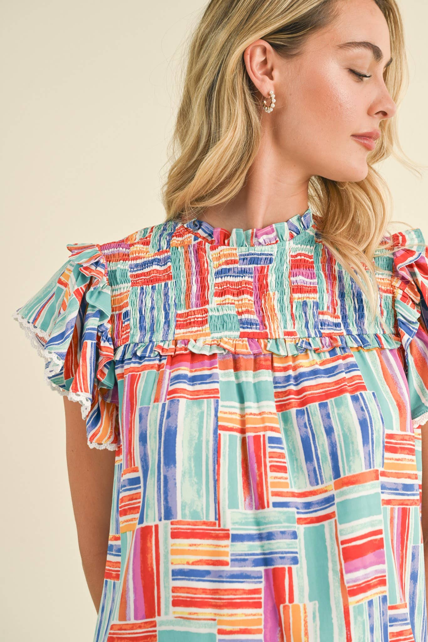 EXCLUSIVE PRINT SMOCKED YOKE RUFFLE TRIM TOP