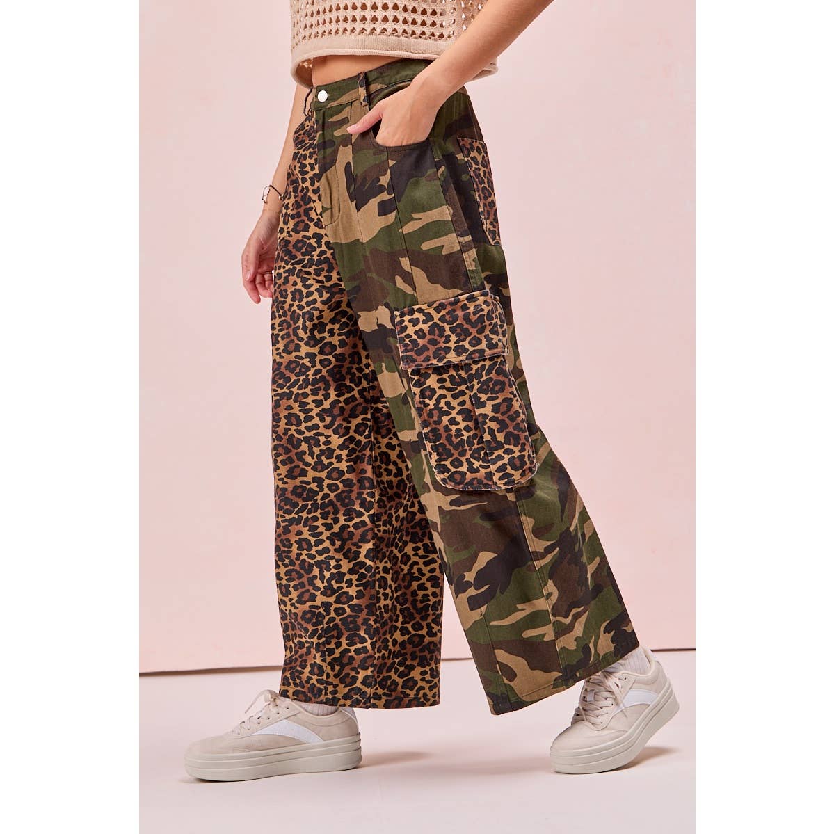 LEOPARD AND CAMOUFLAGE MIXED CARGO POCKETS PANTS