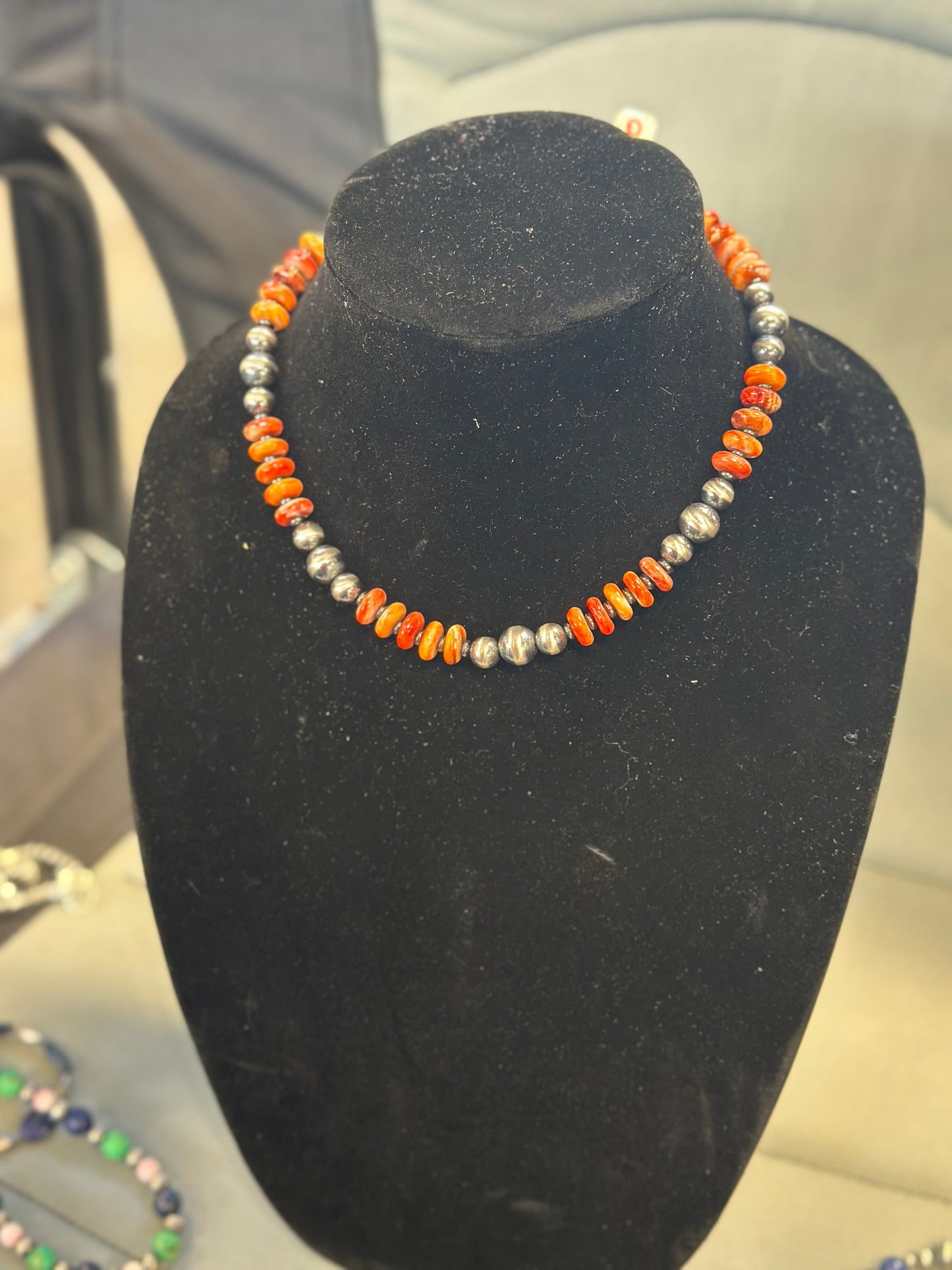 Graduated natural spiny necklace