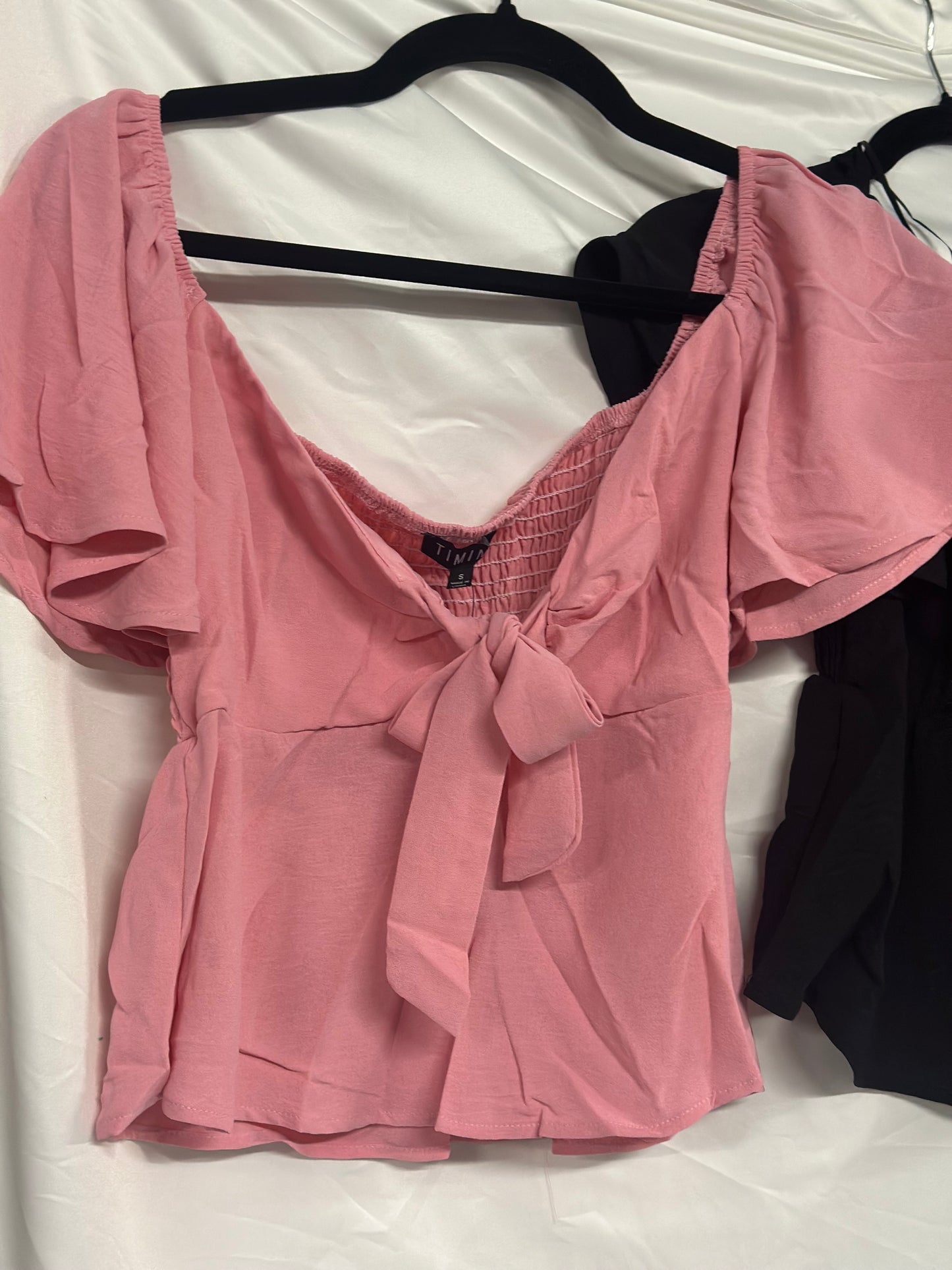 HEART NECK FRONT TIE BLOUSE *