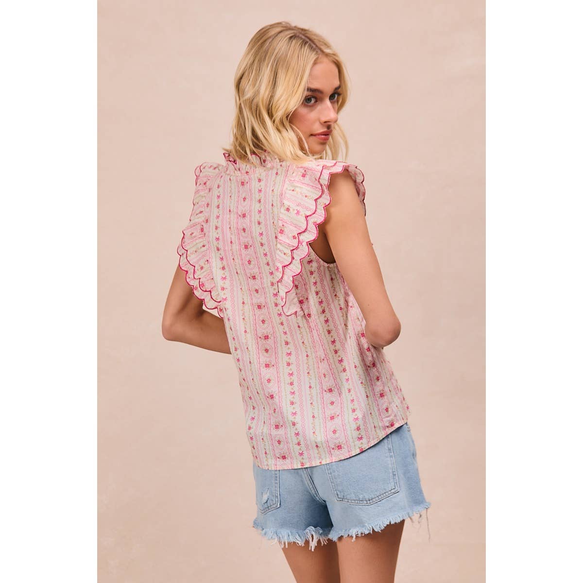 PRINTED WOVEN SCALLOPE EDGE DETAIL RUFFLED SLEEVES V NECK TO