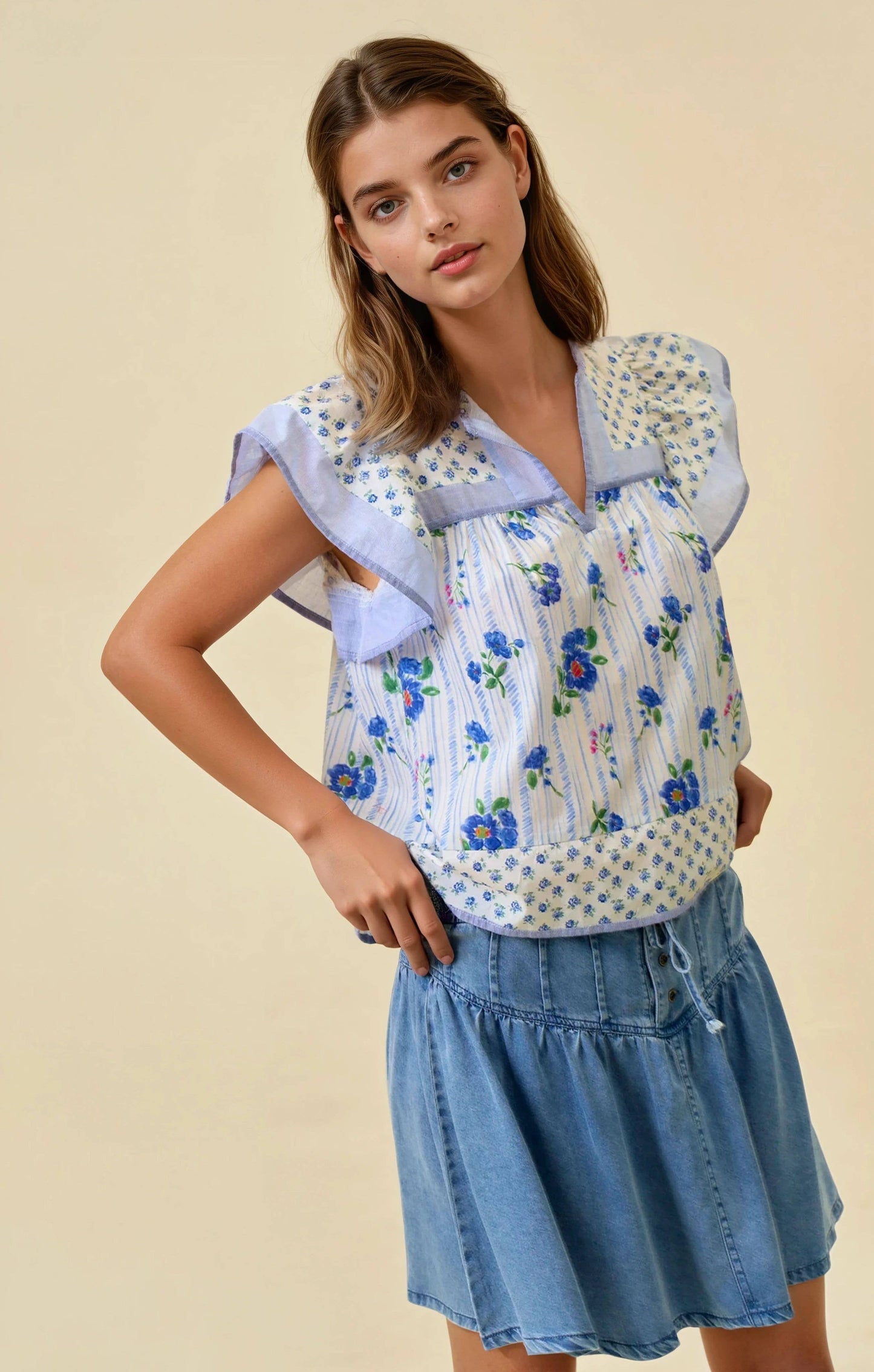 MIXED PRINT FLUTTER SLEEVE TOP - 45538T