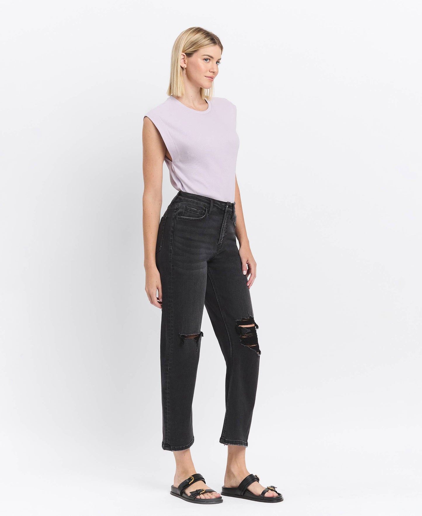 HIGH RISE DISTRESSED BLACK BARREL JEANS T6568