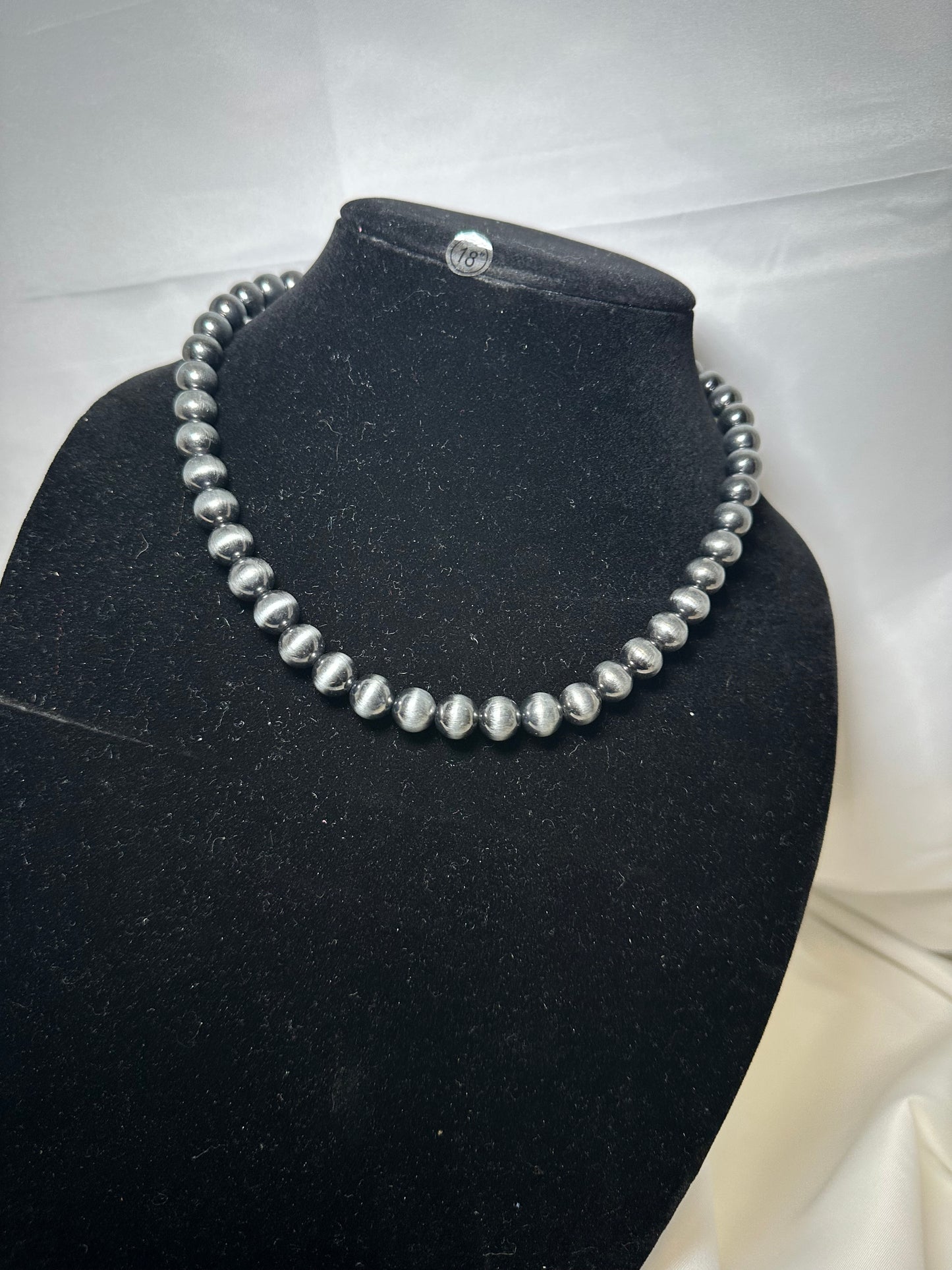 Navajo Style Bead Necklace – Round 10mm - 18"