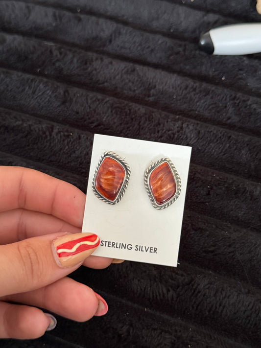 Navajo Handmade Spiny Oyster Earrings - Judith Dixon