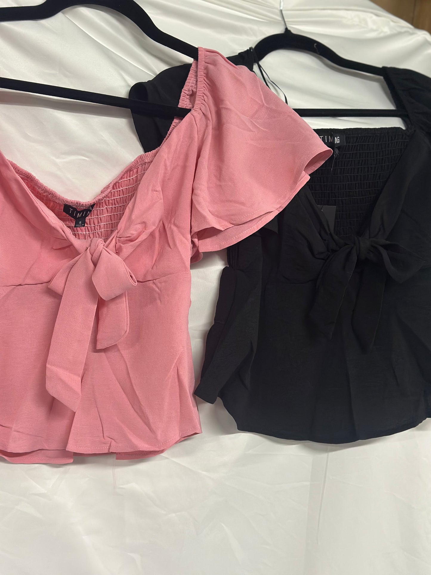 HEART NECK FRONT TIE BLOUSE *